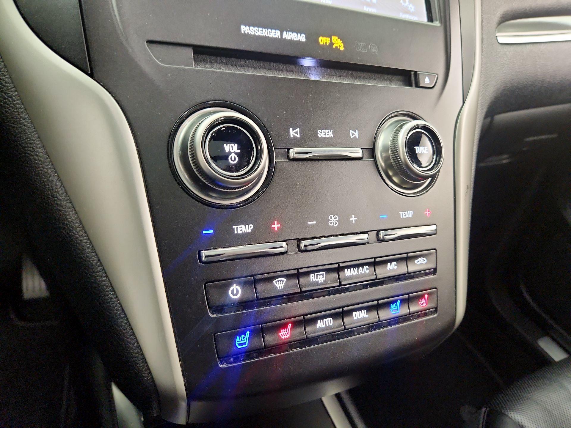 Thumbnail: 2019 Lincoln MKC - 15