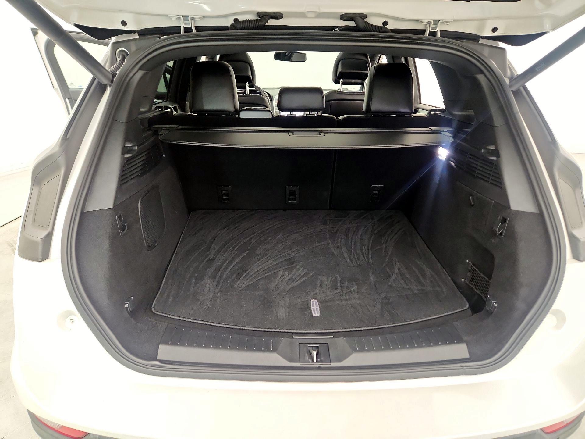 Thumbnail: 2019 Lincoln MKC - 20