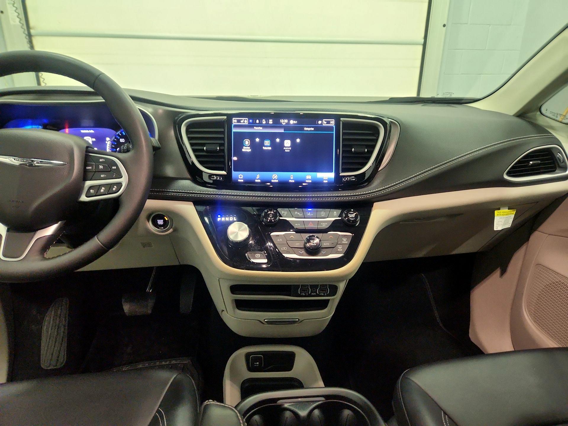 Thumbnail: 2024 Chrysler Pacifica - 9