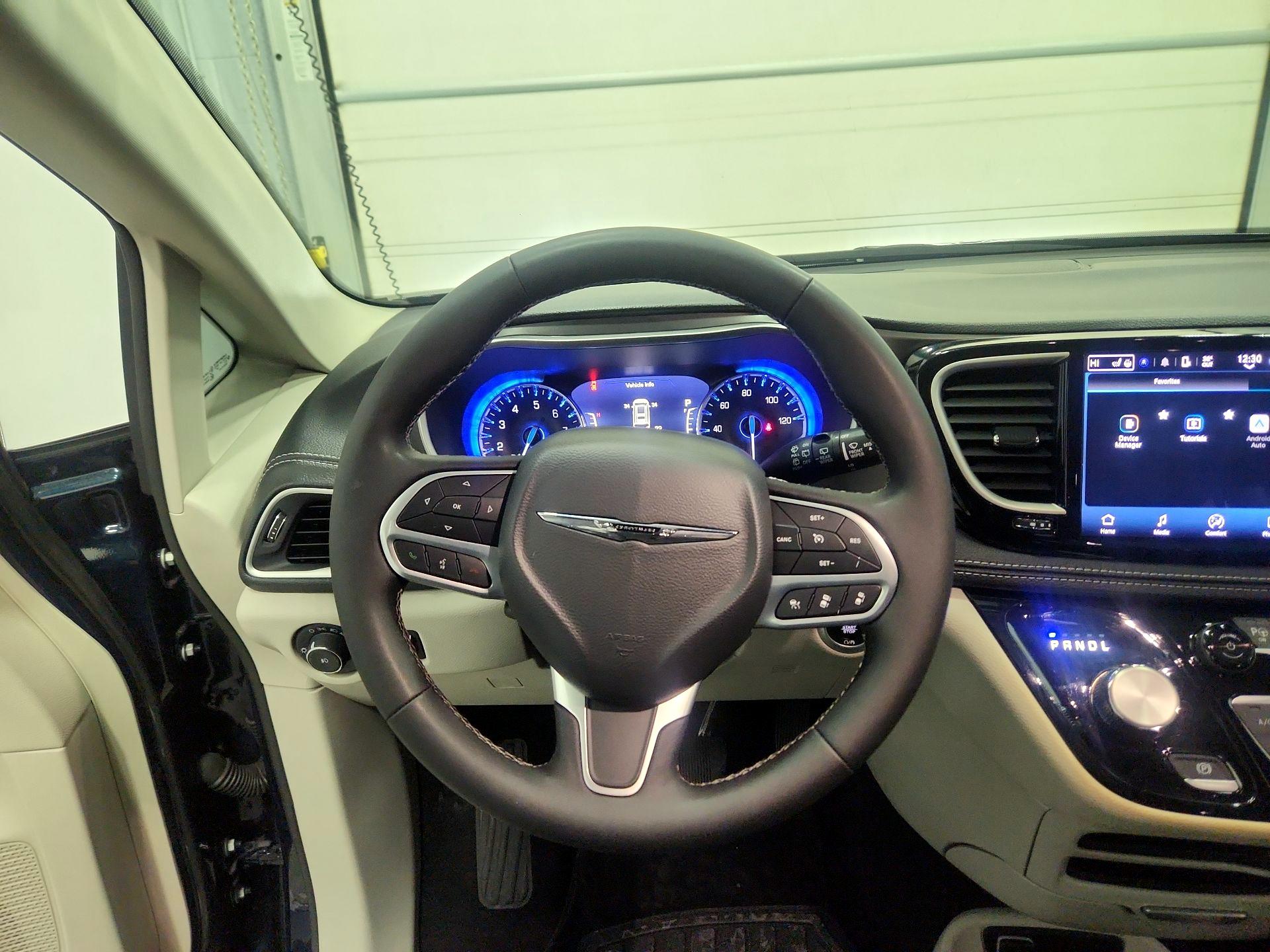 Thumbnail: 2024 Chrysler Pacifica - 10