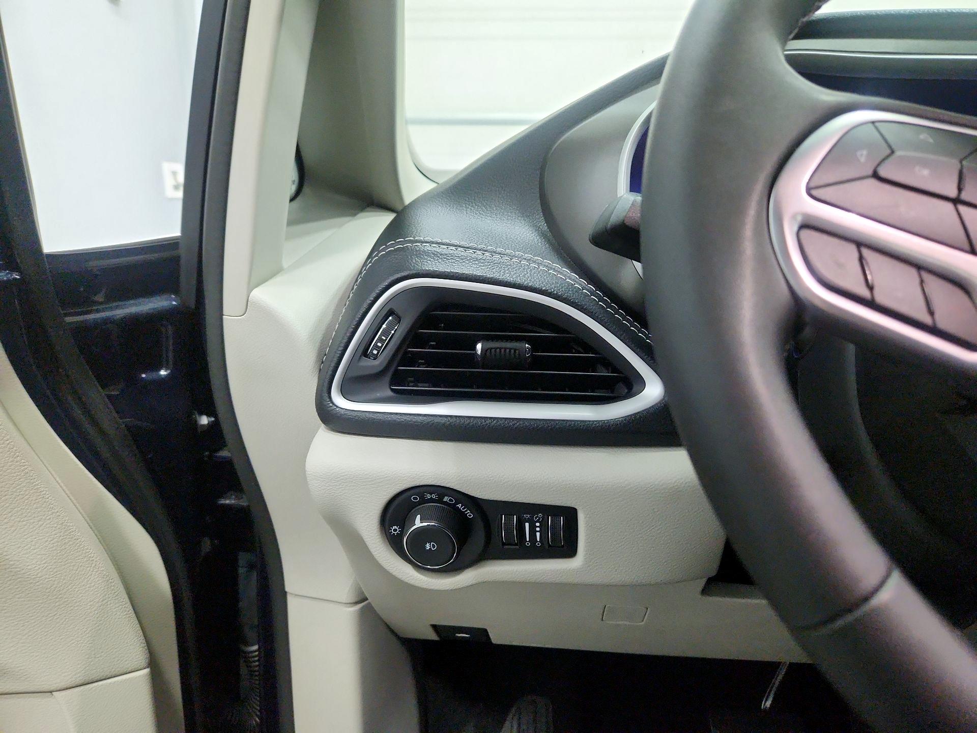 Thumbnail: 2024 Chrysler Pacifica - 13