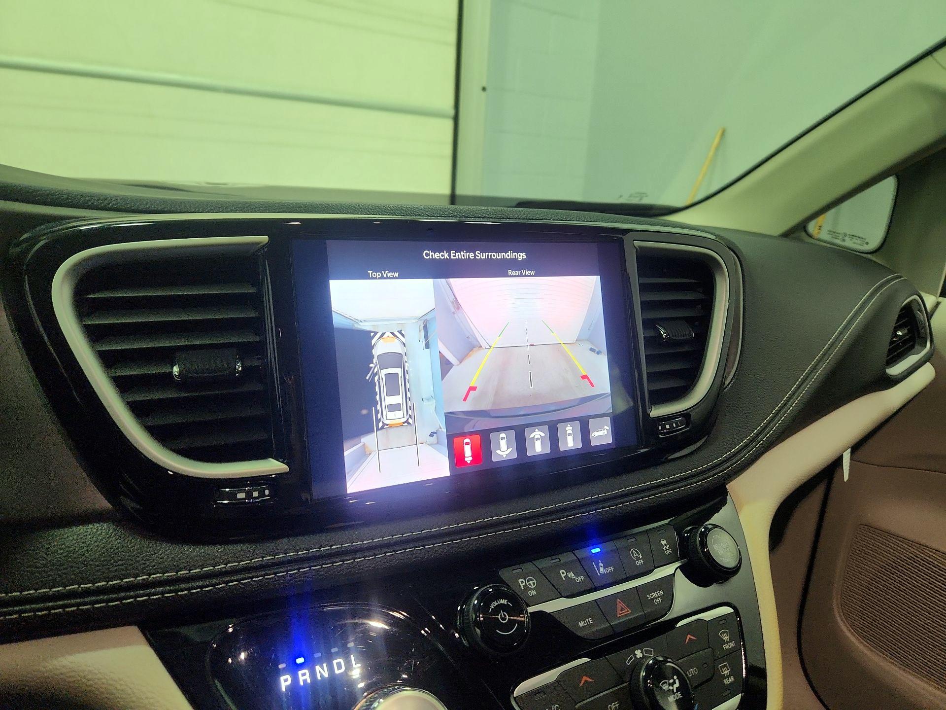 Thumbnail: 2024 Chrysler Pacifica - 14