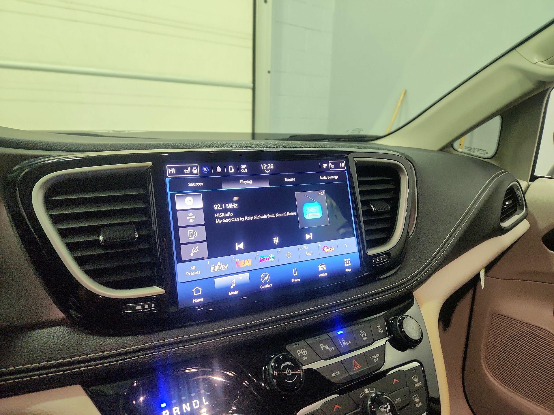 Thumbnail: 2024 Chrysler Pacifica - 15