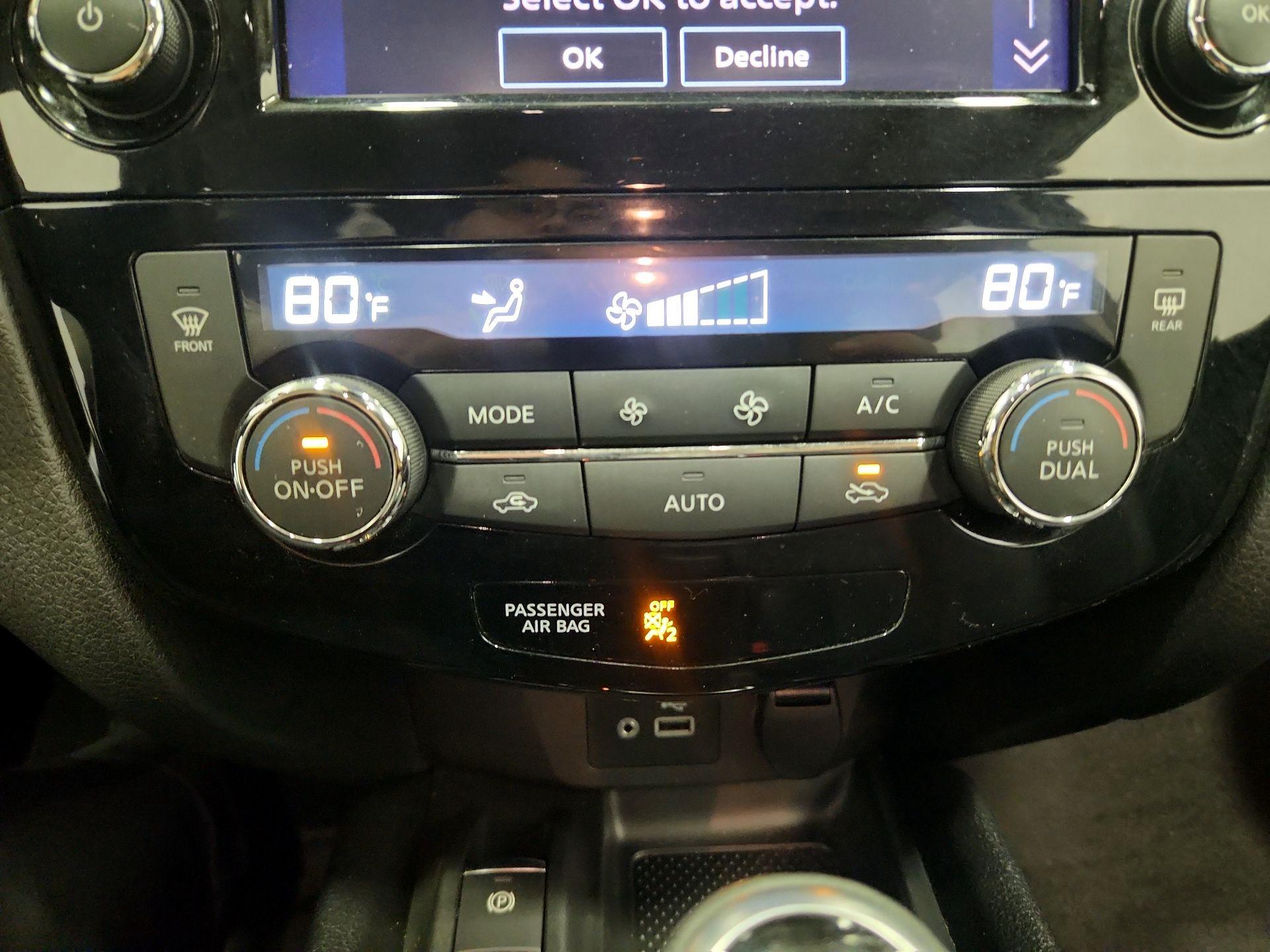 Thumbnail: 2022 Nissan Rogue Sport - 17