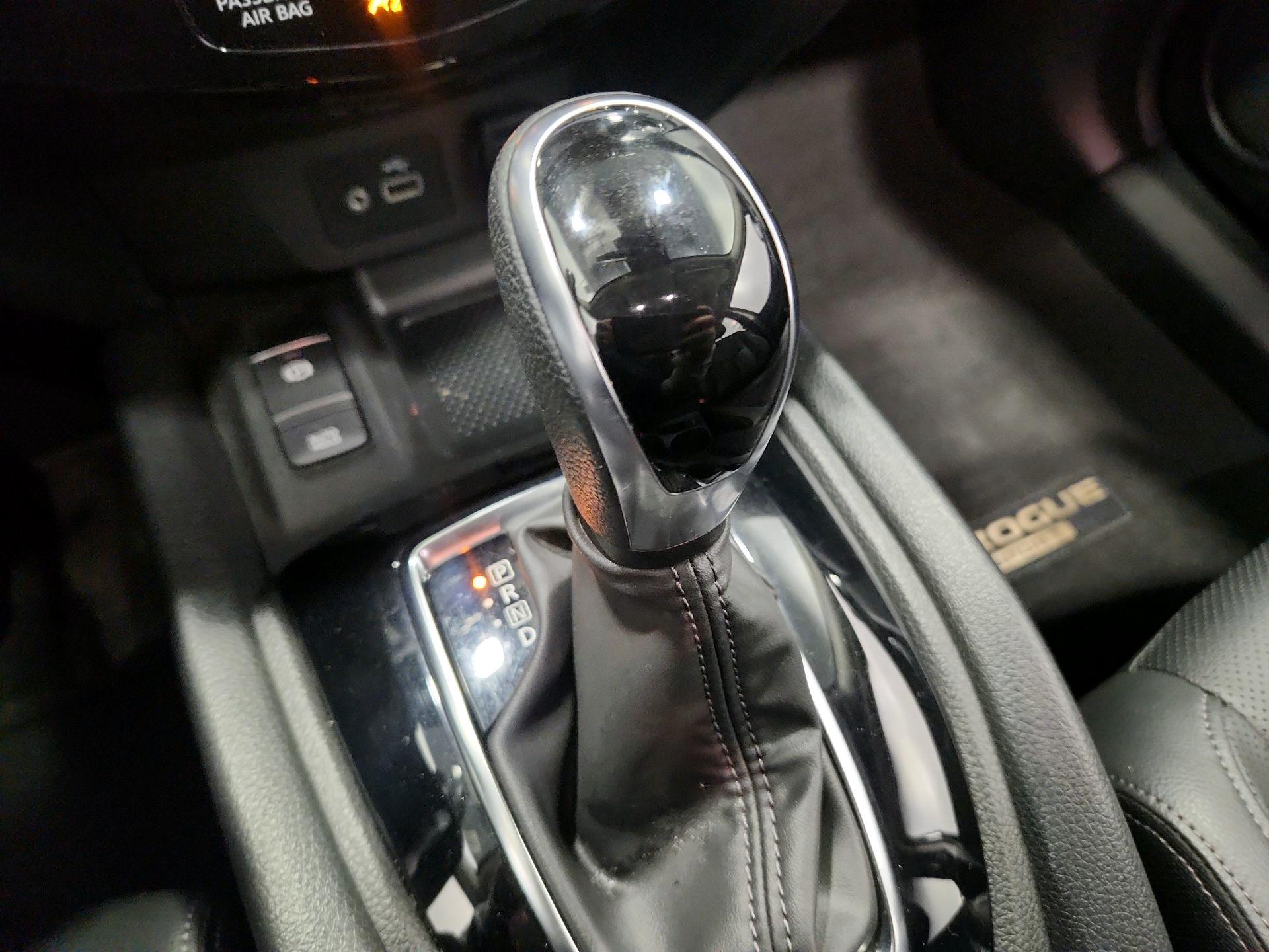 Thumbnail: 2022 Nissan Rogue Sport - 18