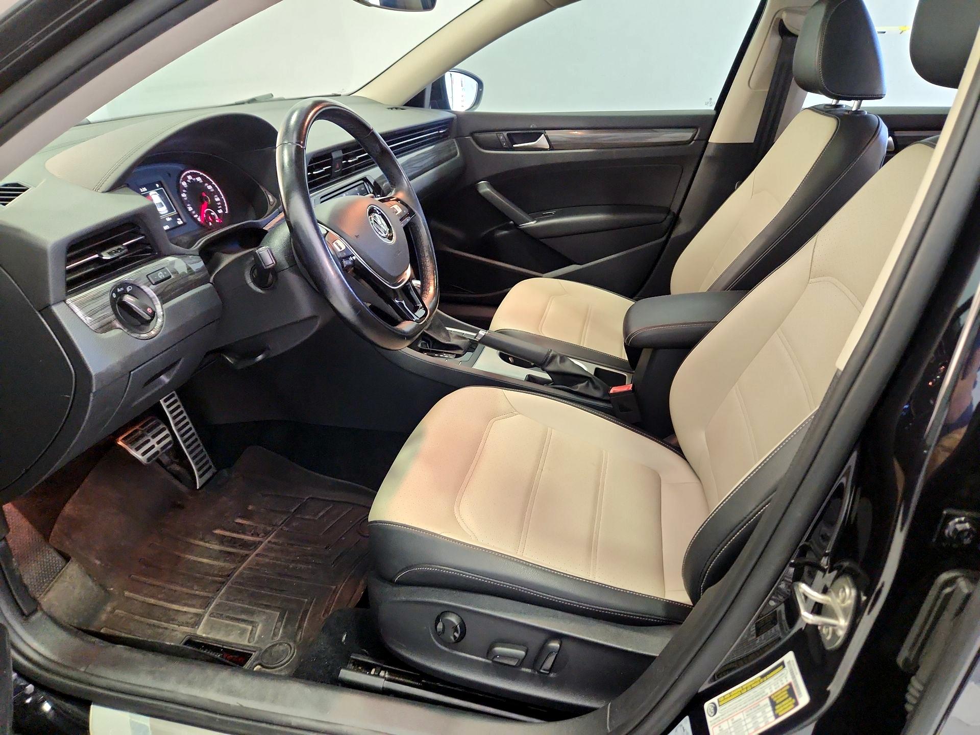 Thumbnail: 2020 Volkswagen Passat - 11