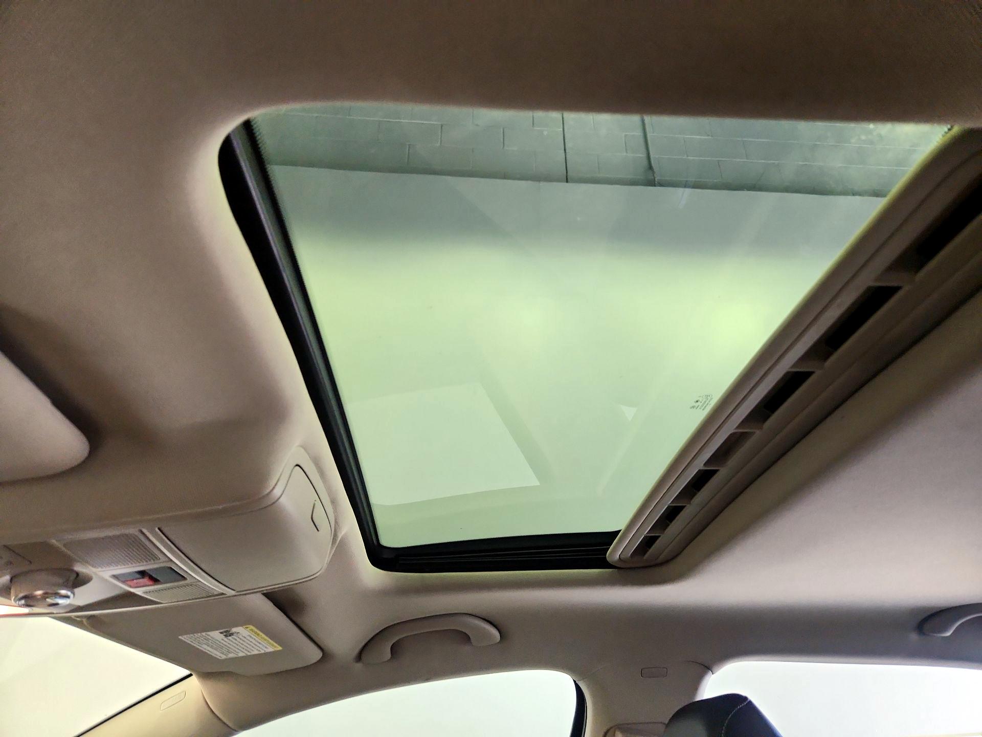 Thumbnail: 2020 Volkswagen Passat - 19