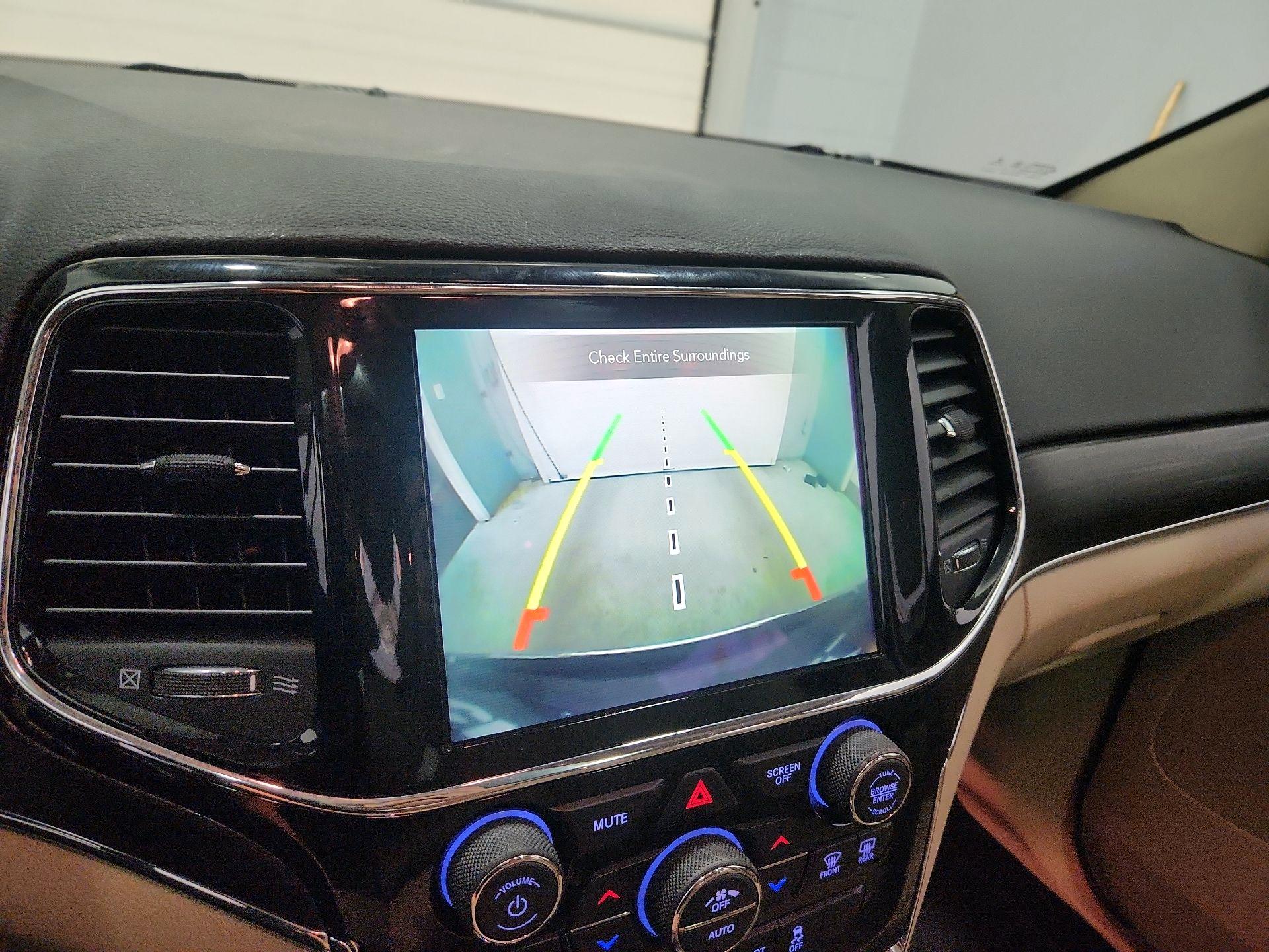 Thumbnail: 2020 Jeep Grand Cherokee - 15