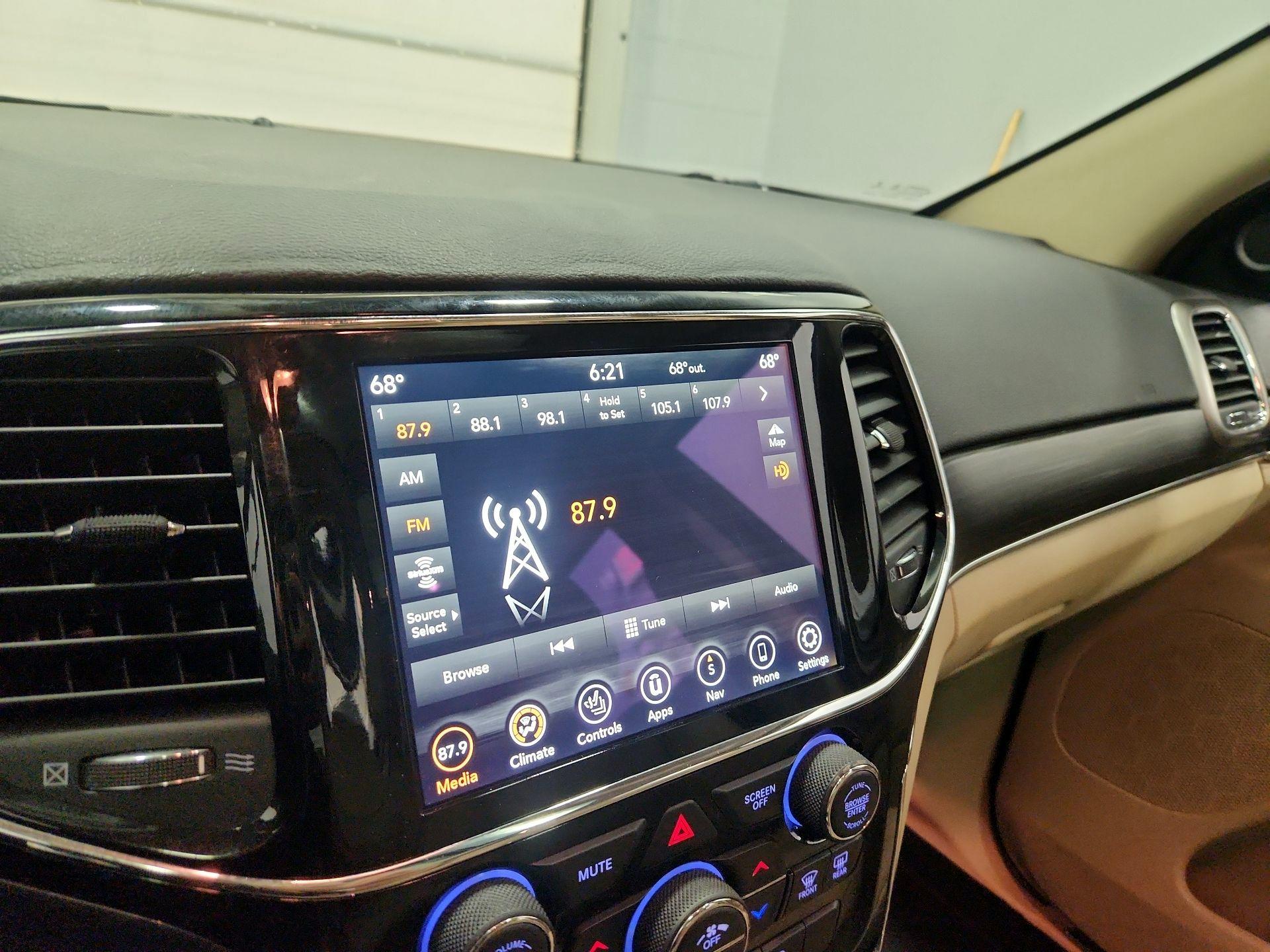 Thumbnail: 2020 Jeep Grand Cherokee - 16