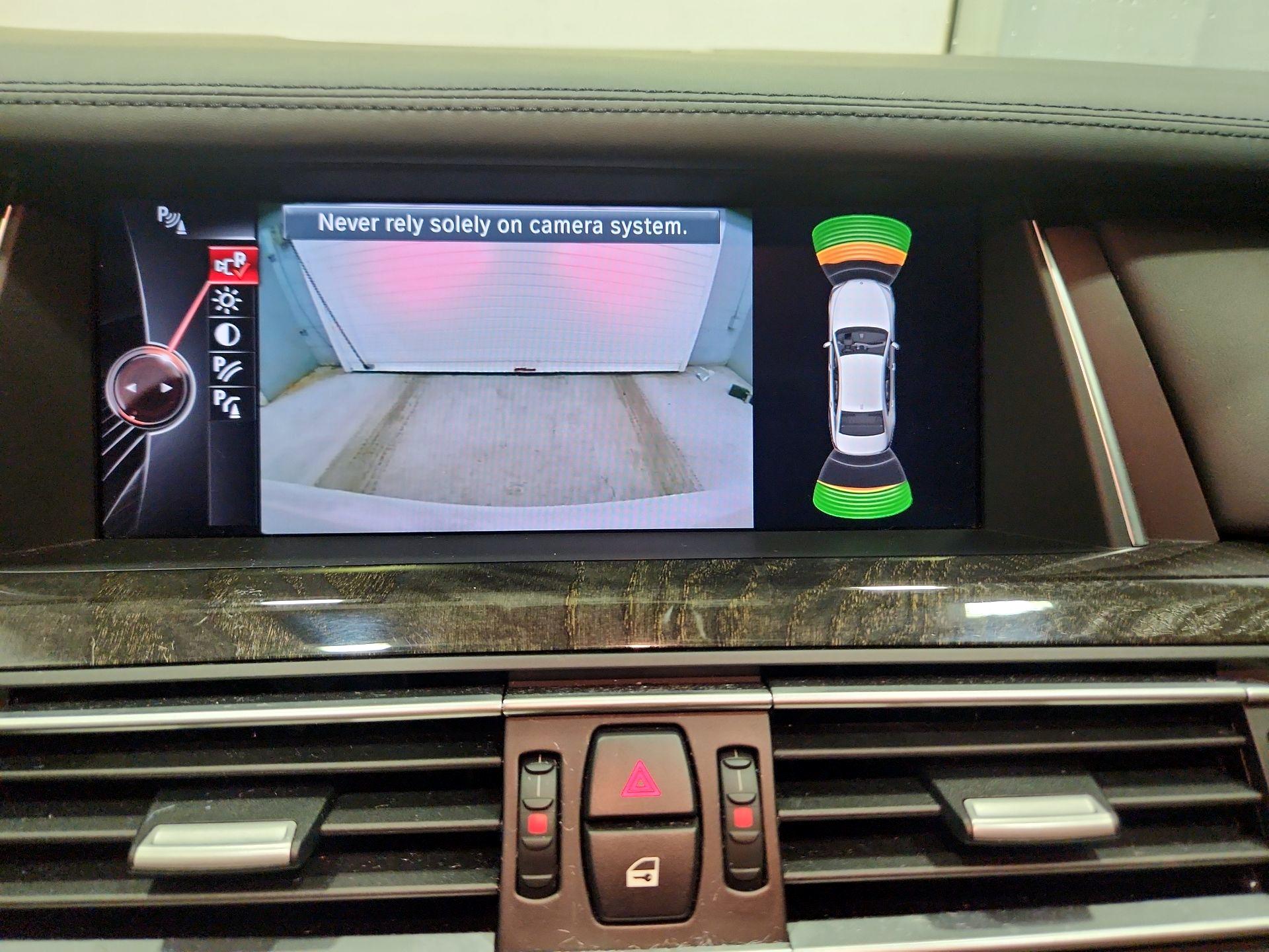 Thumbnail: 2015 BMW 7 Series - 13