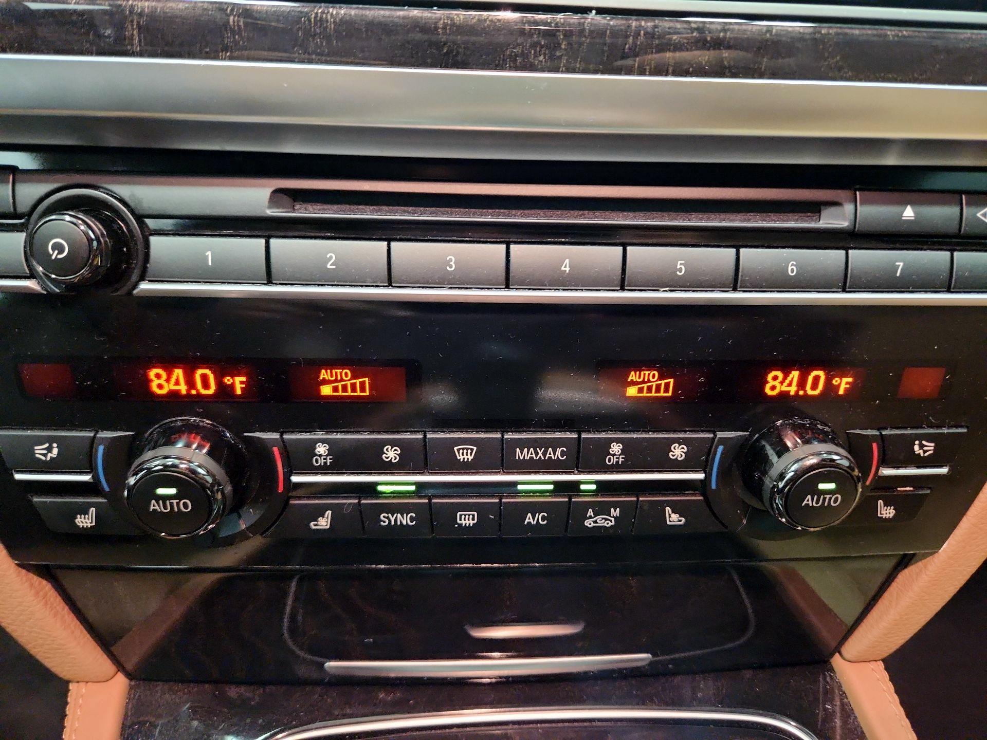 Thumbnail: 2015 BMW 7 Series - 15