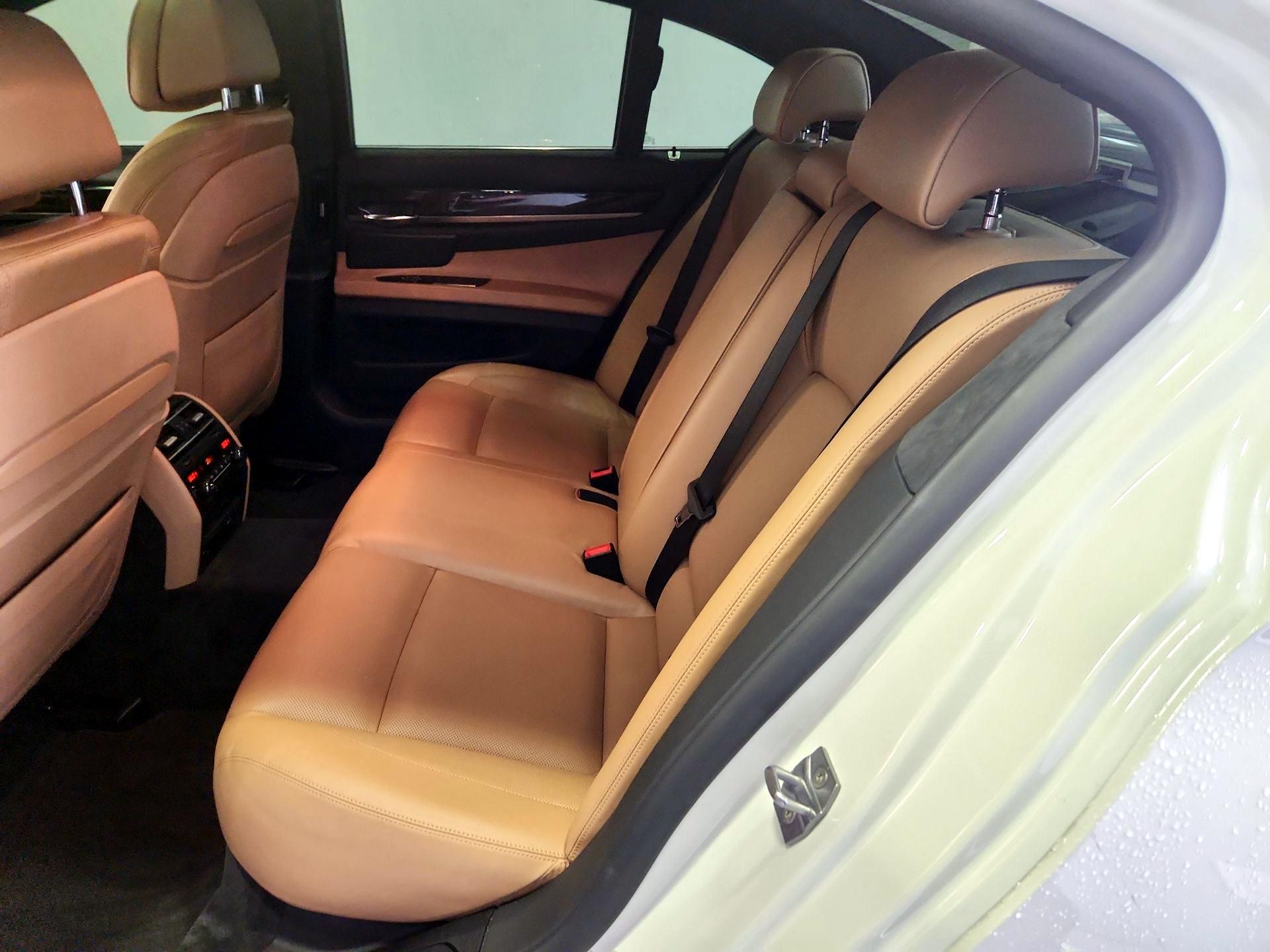 Thumbnail: 2015 BMW 7 Series - 19