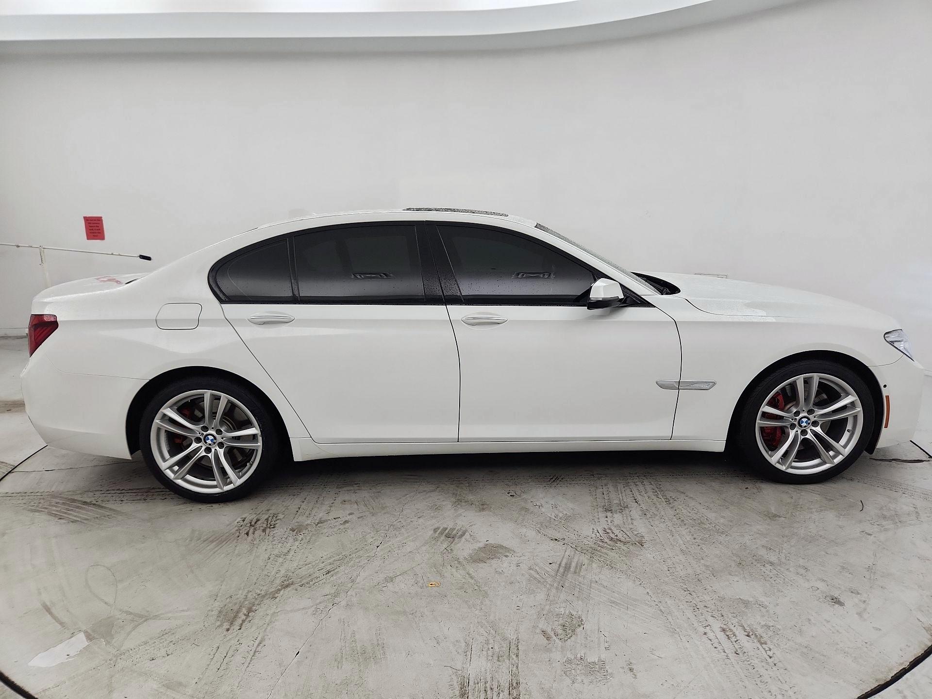 Thumbnail: 2015 BMW 7 Series - 4