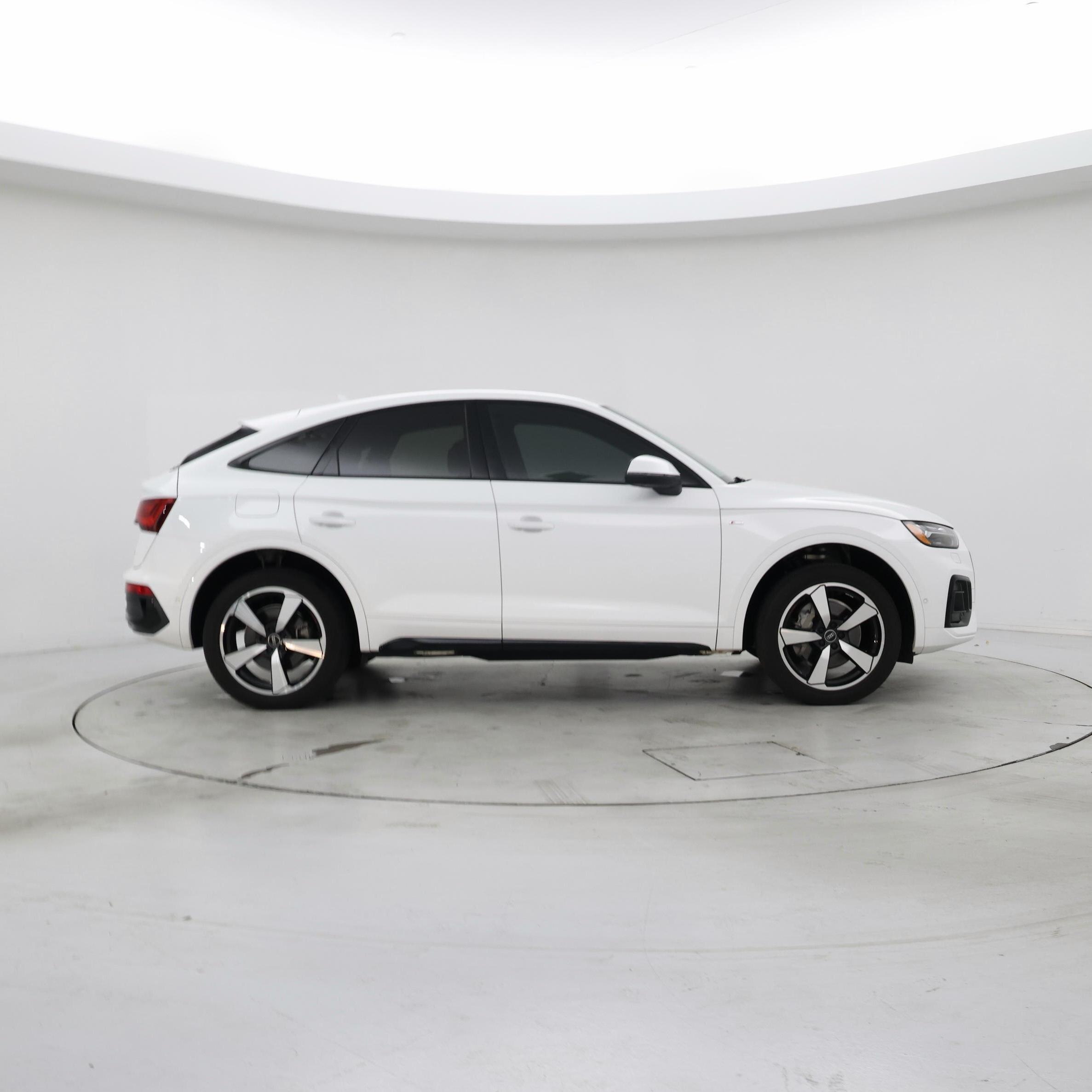 Thumbnail: 2023 Audi Q5 - 7