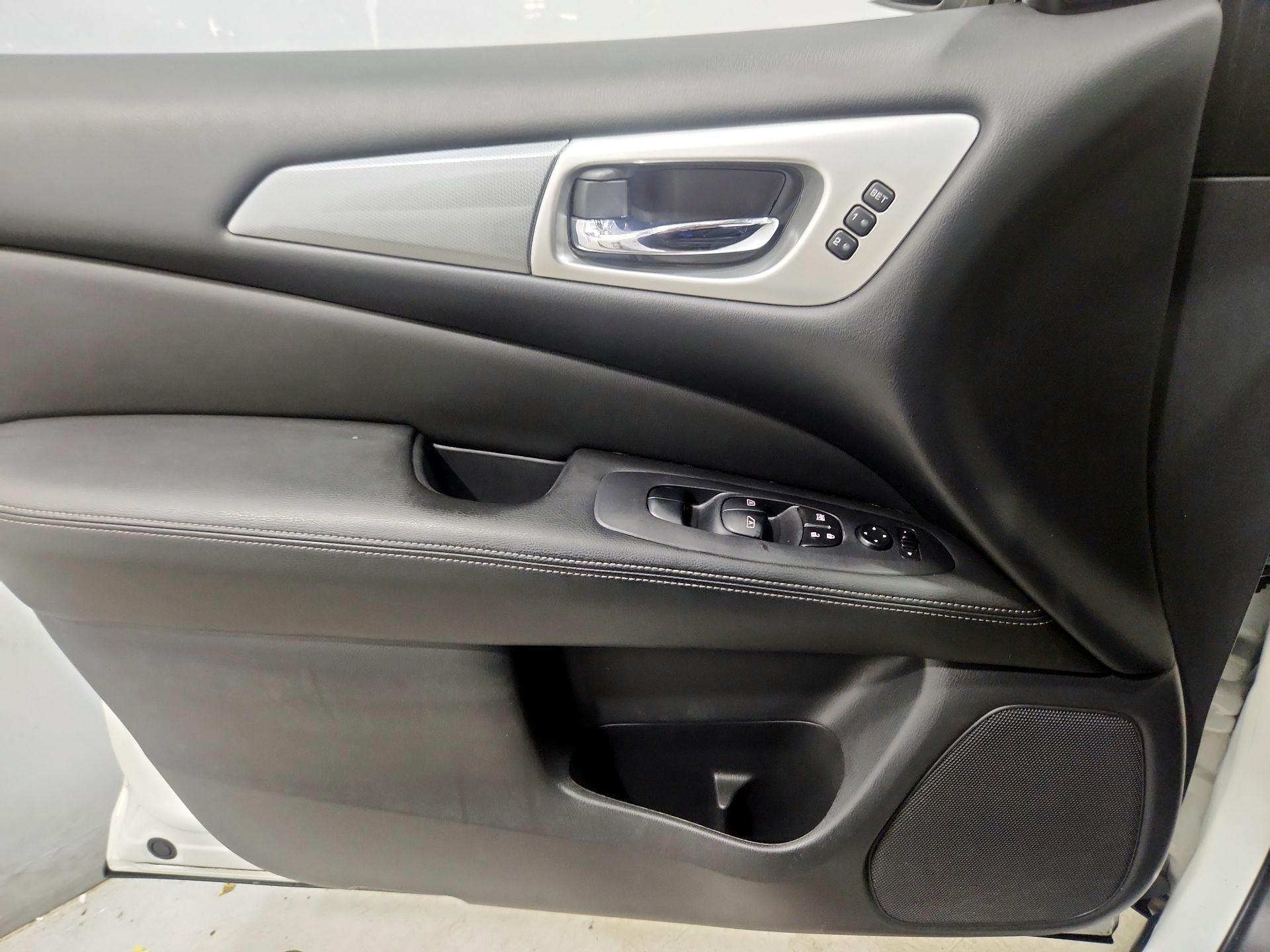 Thumbnail: 2018 Nissan Pathfinder - 12