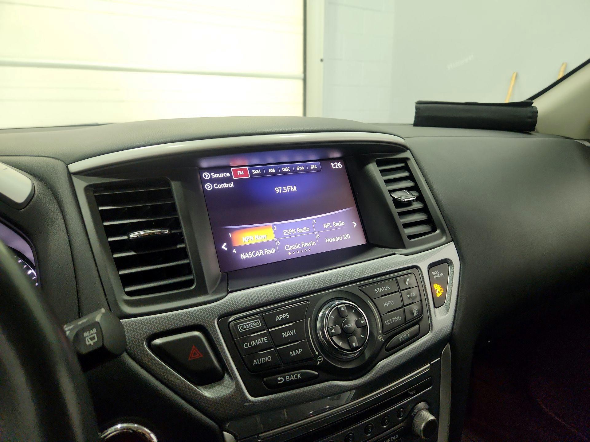 Thumbnail: 2018 Nissan Pathfinder - 16