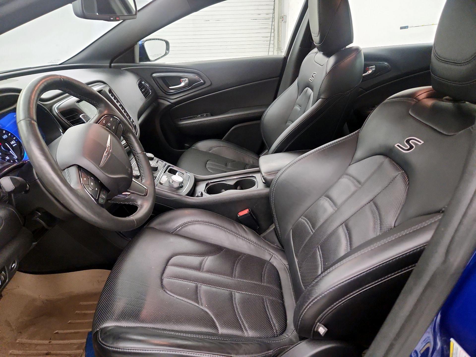 Thumbnail: 2016 Chrysler 200 - 9