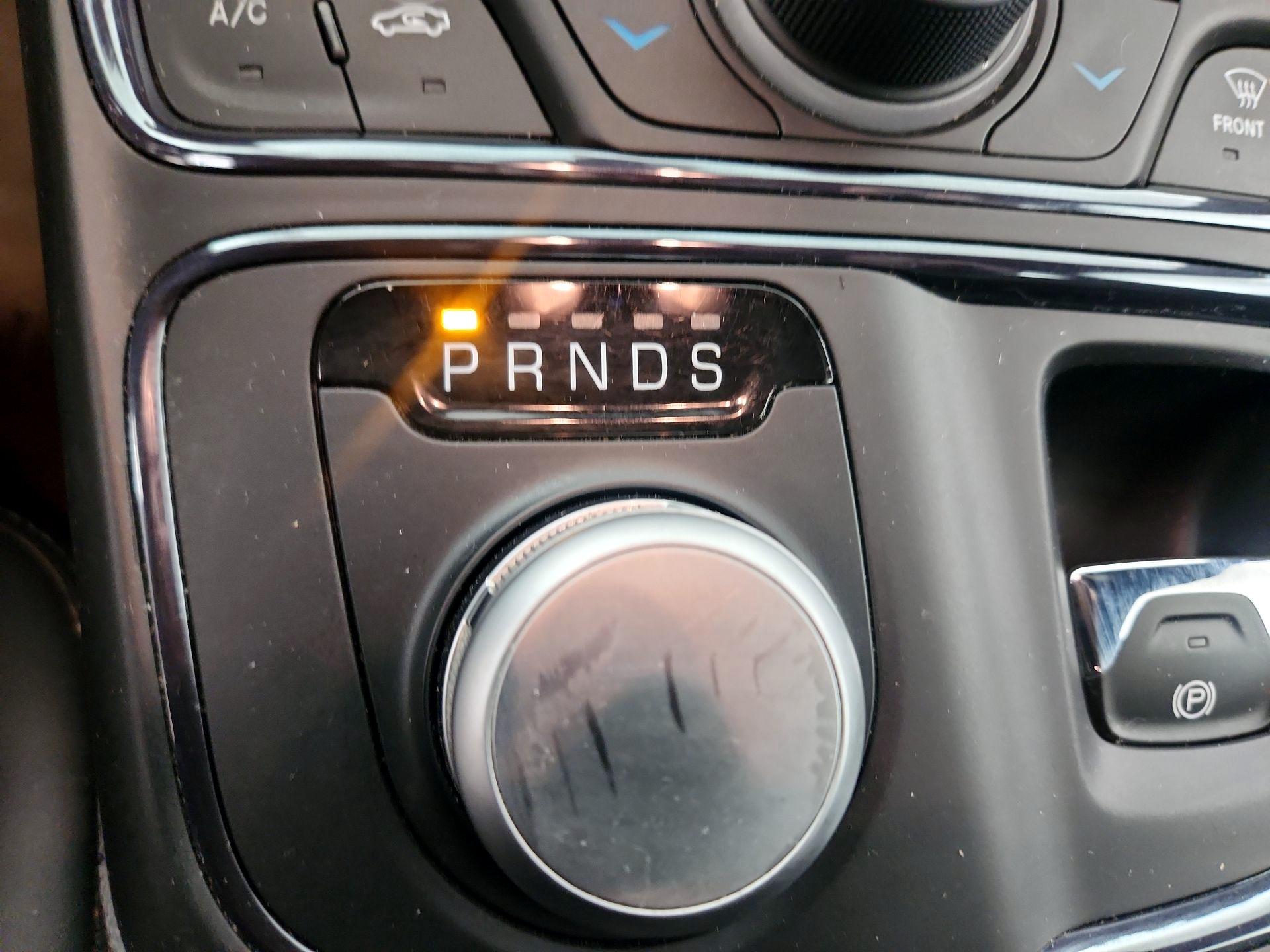 Thumbnail: 2016 Chrysler 200 - 15