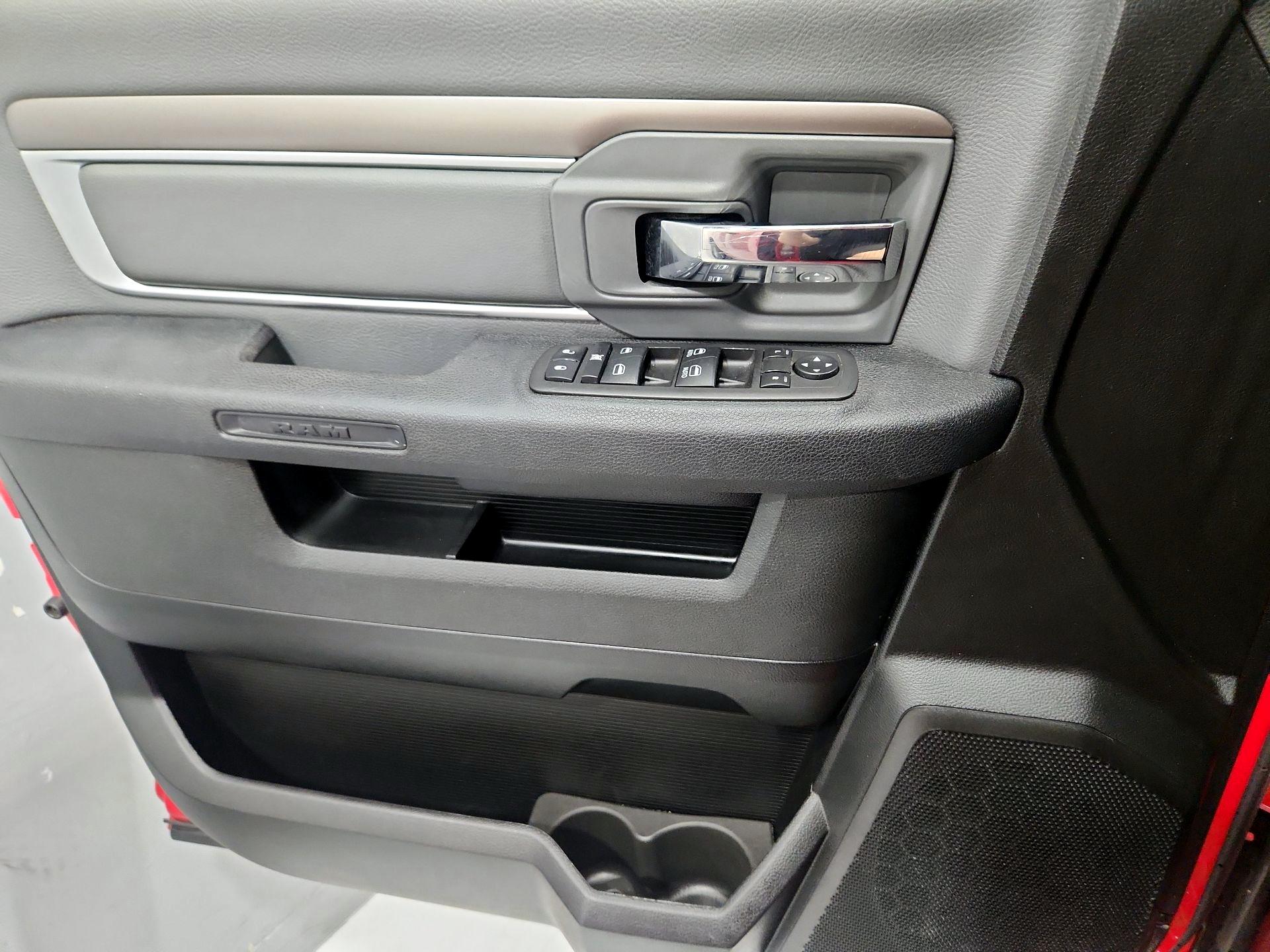 Thumbnail: 2024 RAM 1500 Classic - 12