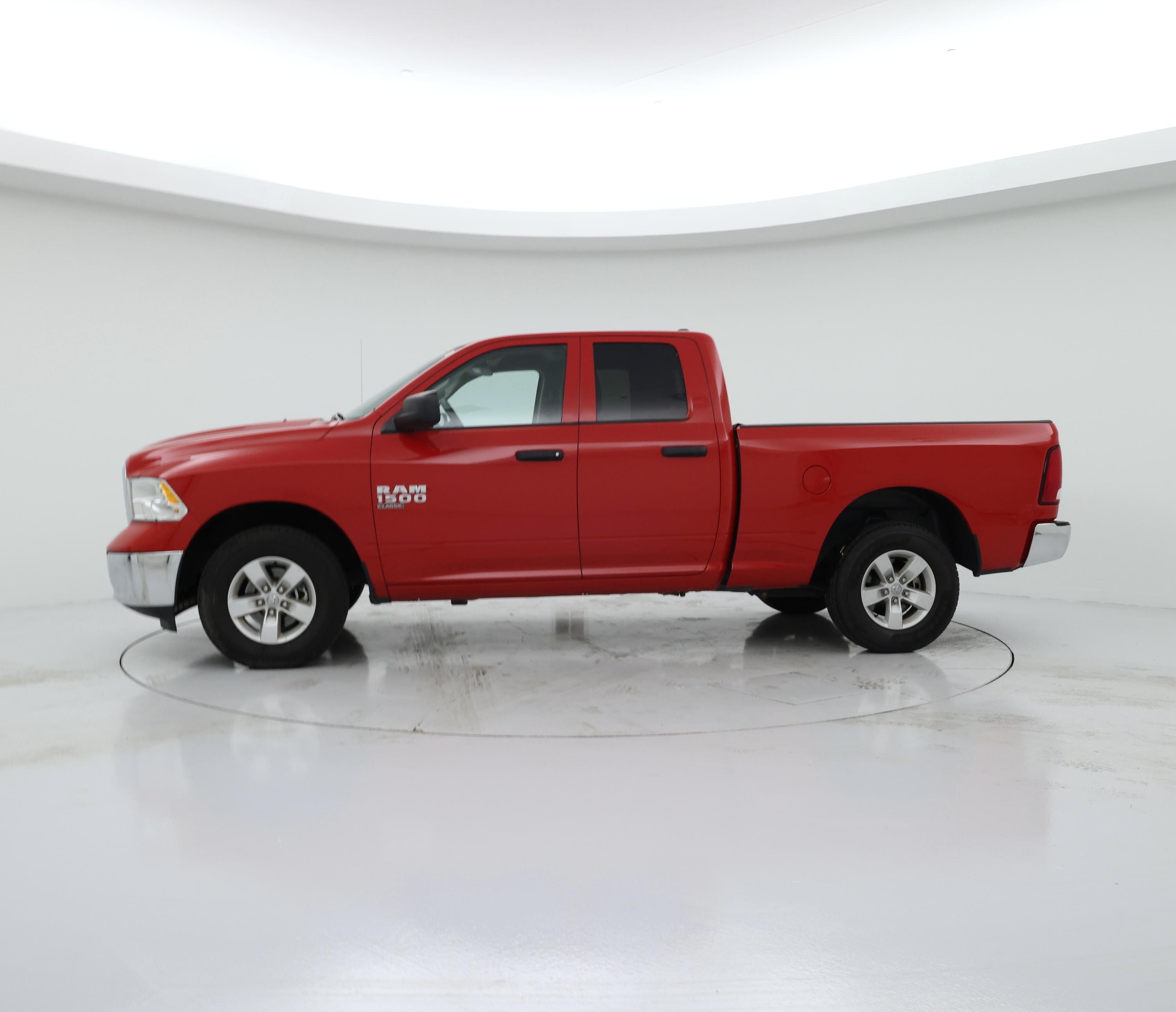 Thumbnail: 2024 RAM 1500 Classic - 3