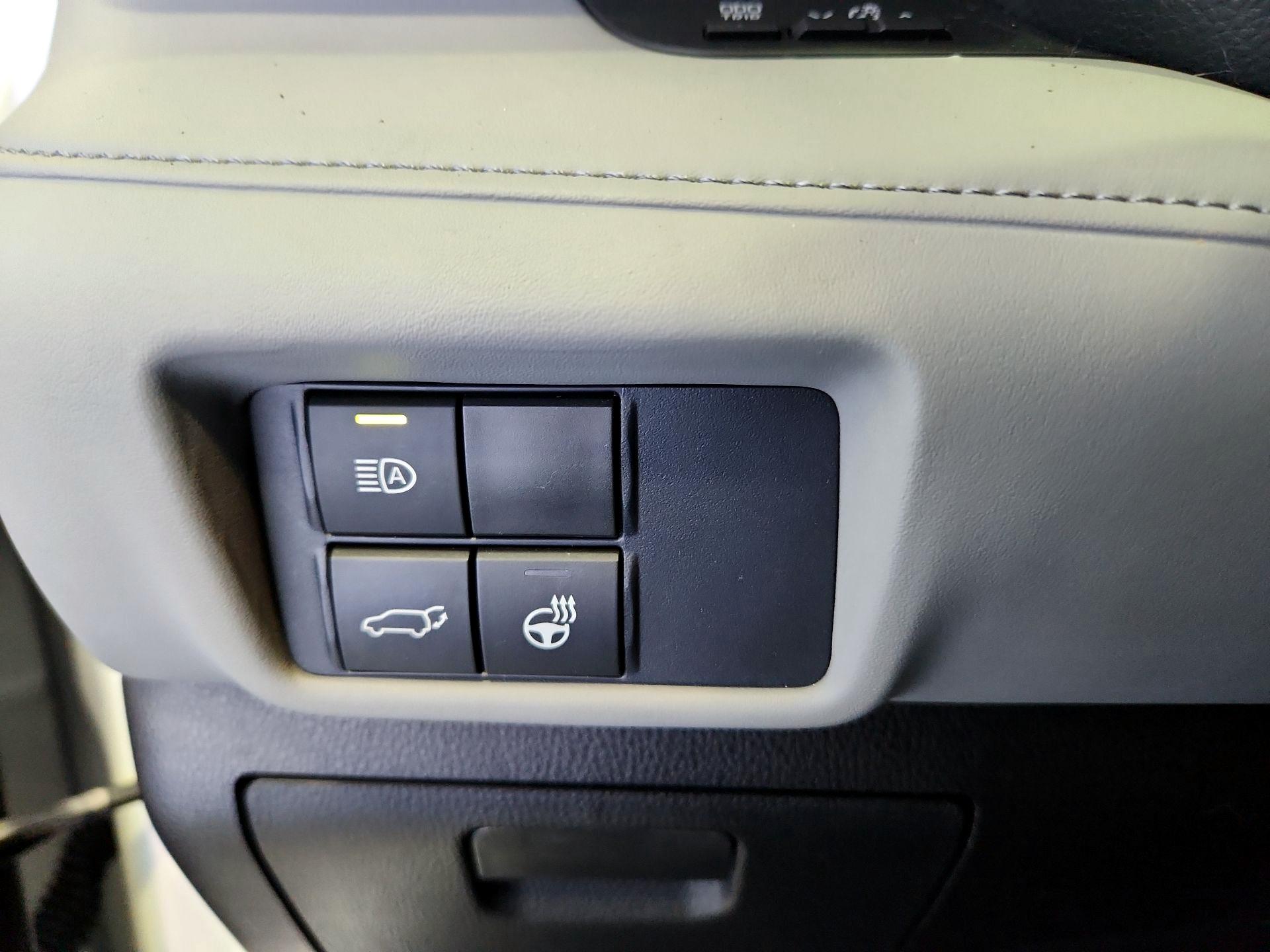 Thumbnail: 2021 Toyota Highlander - 13