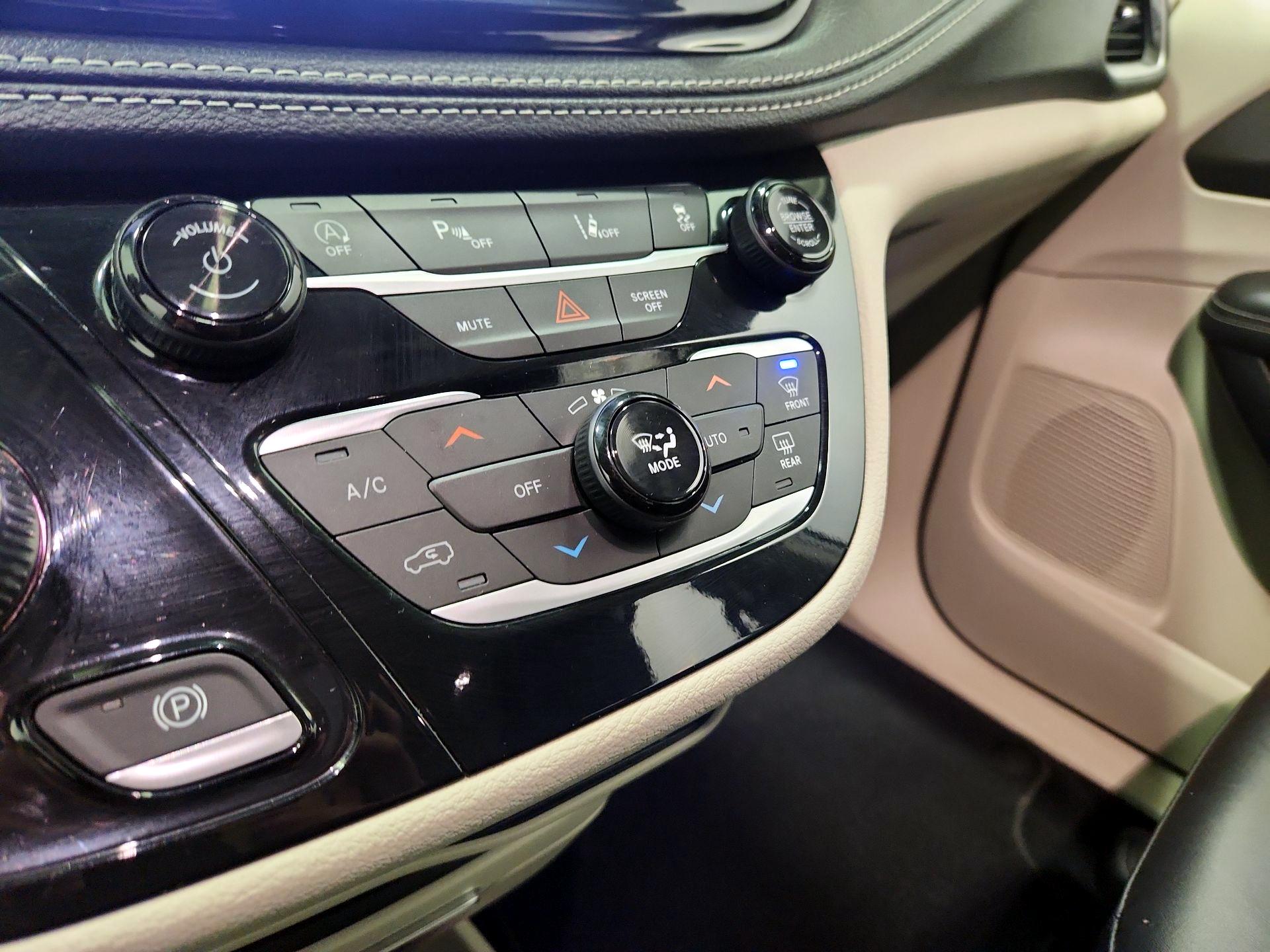 Thumbnail: 2024 Chrysler Pacifica - 16