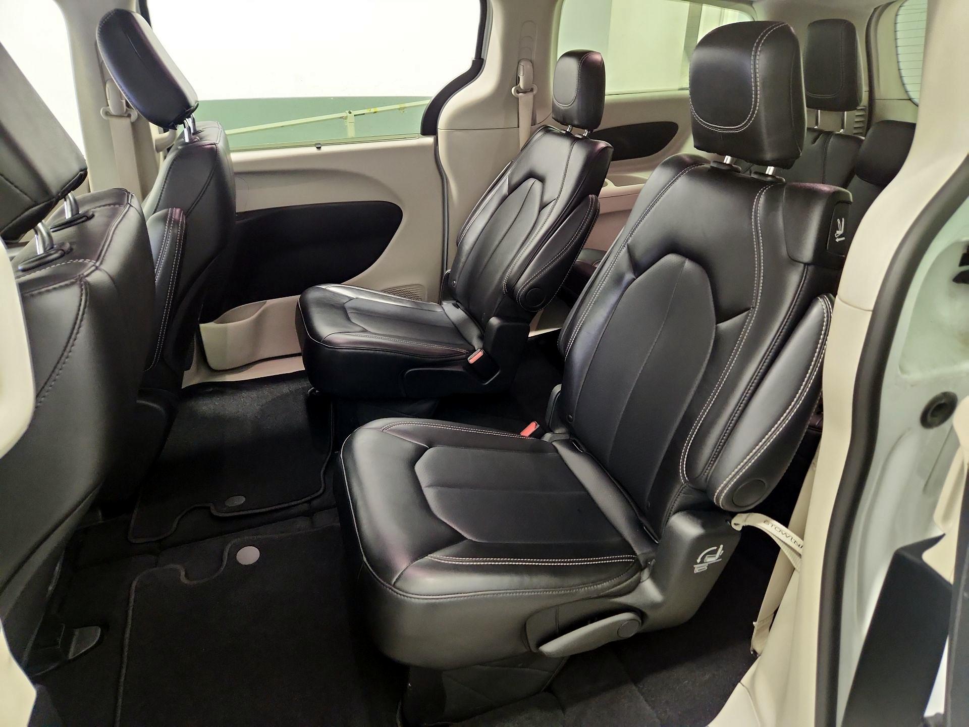 Thumbnail: 2024 Chrysler Pacifica - 19