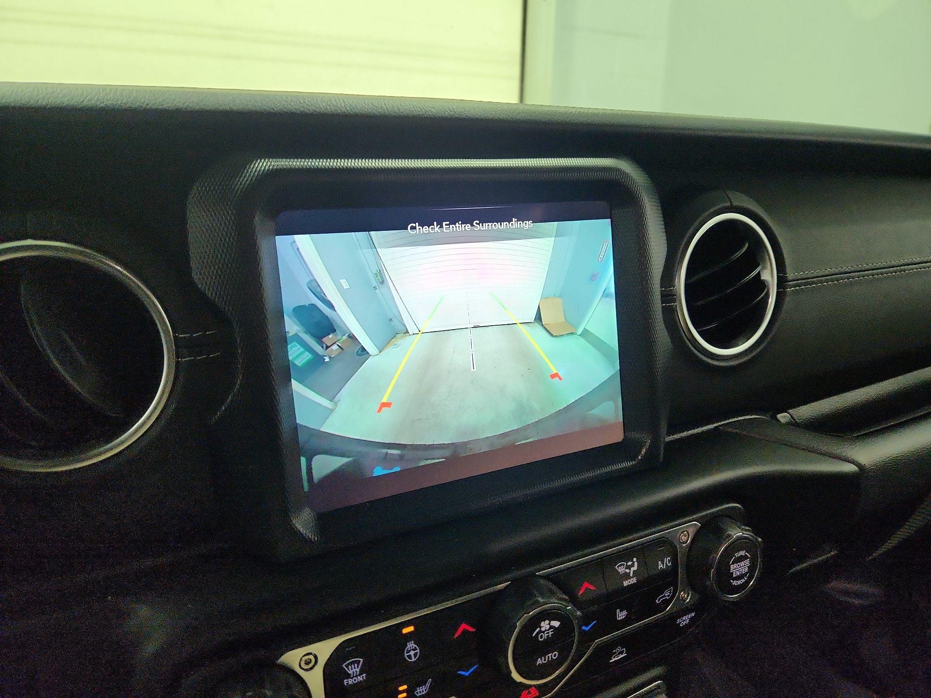 Thumbnail: 2022 Jeep Wrangler - 15