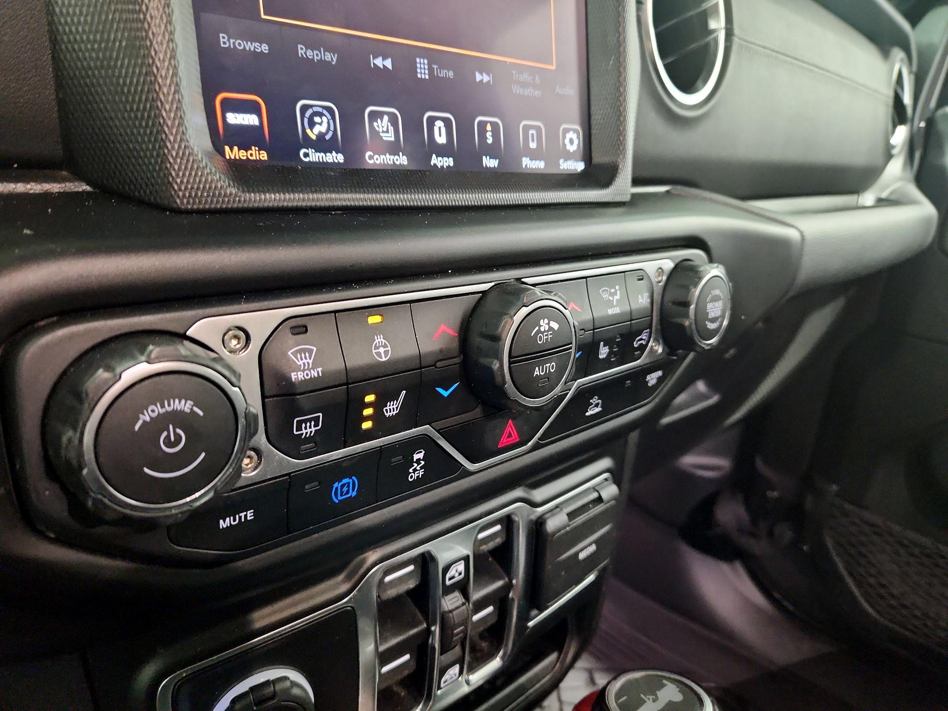 Thumbnail: 2022 Jeep Wrangler - 17