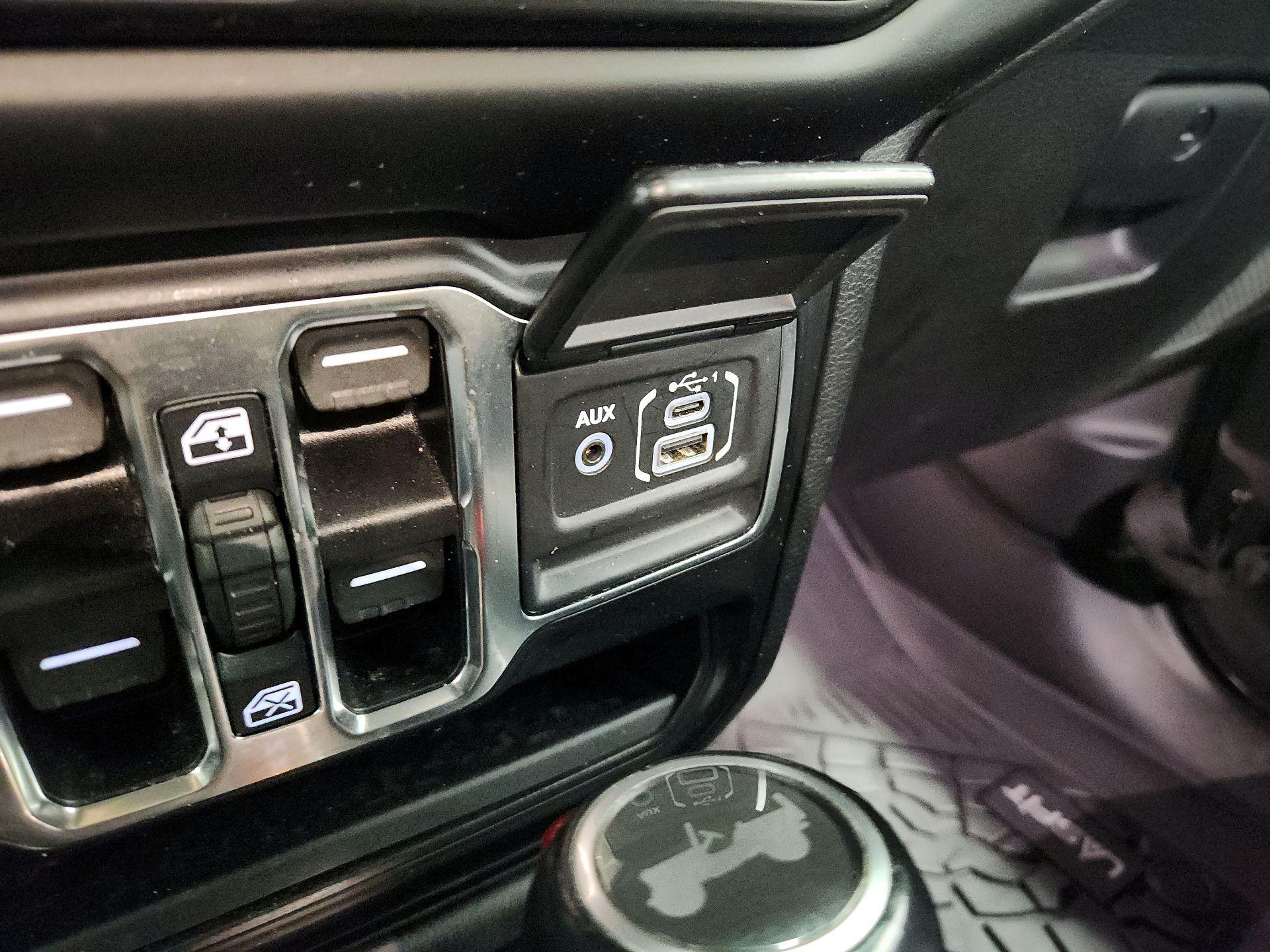 Thumbnail: 2022 Jeep Wrangler - 19