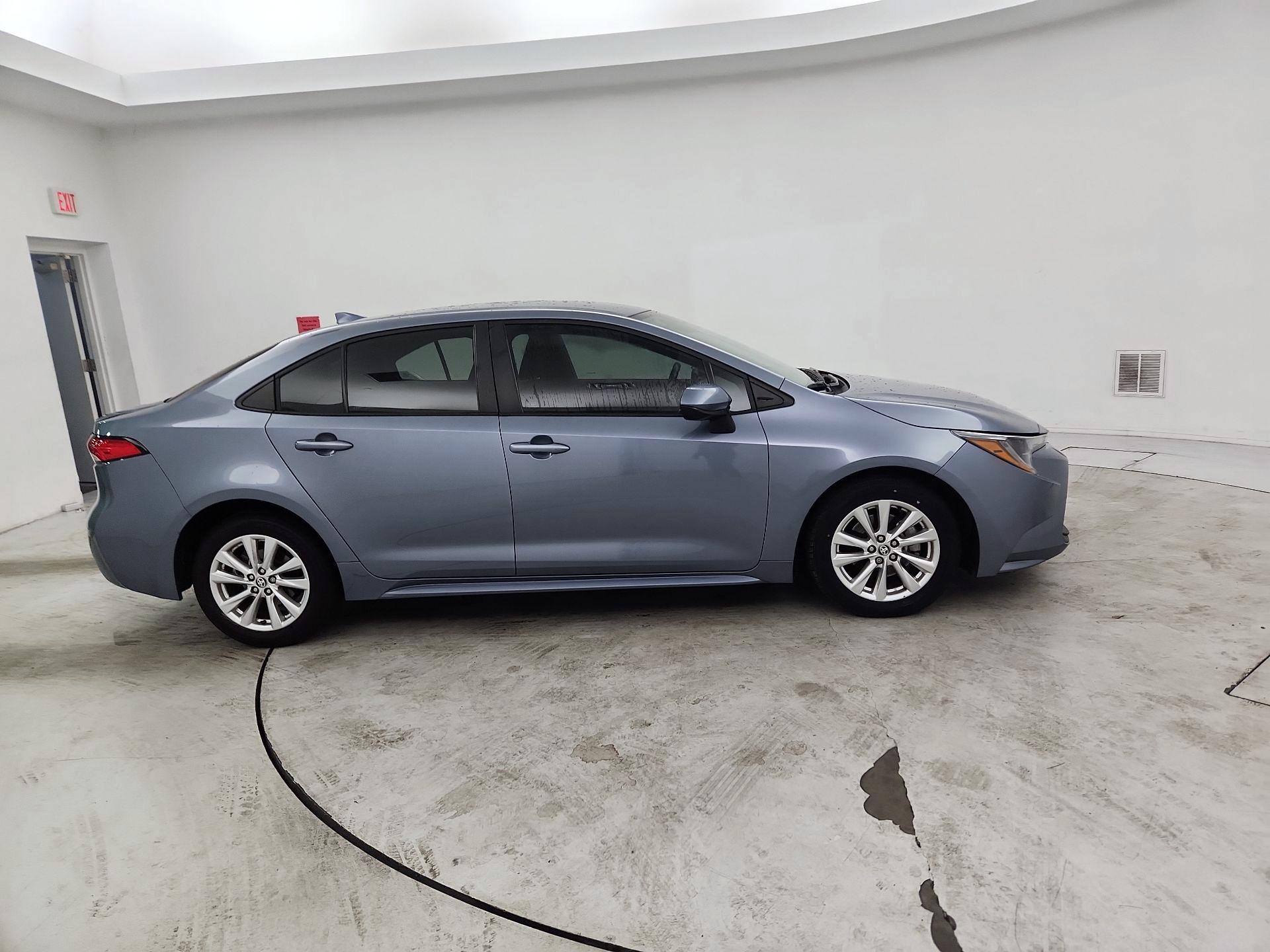 Thumbnail: 2023 Toyota Corolla - 4