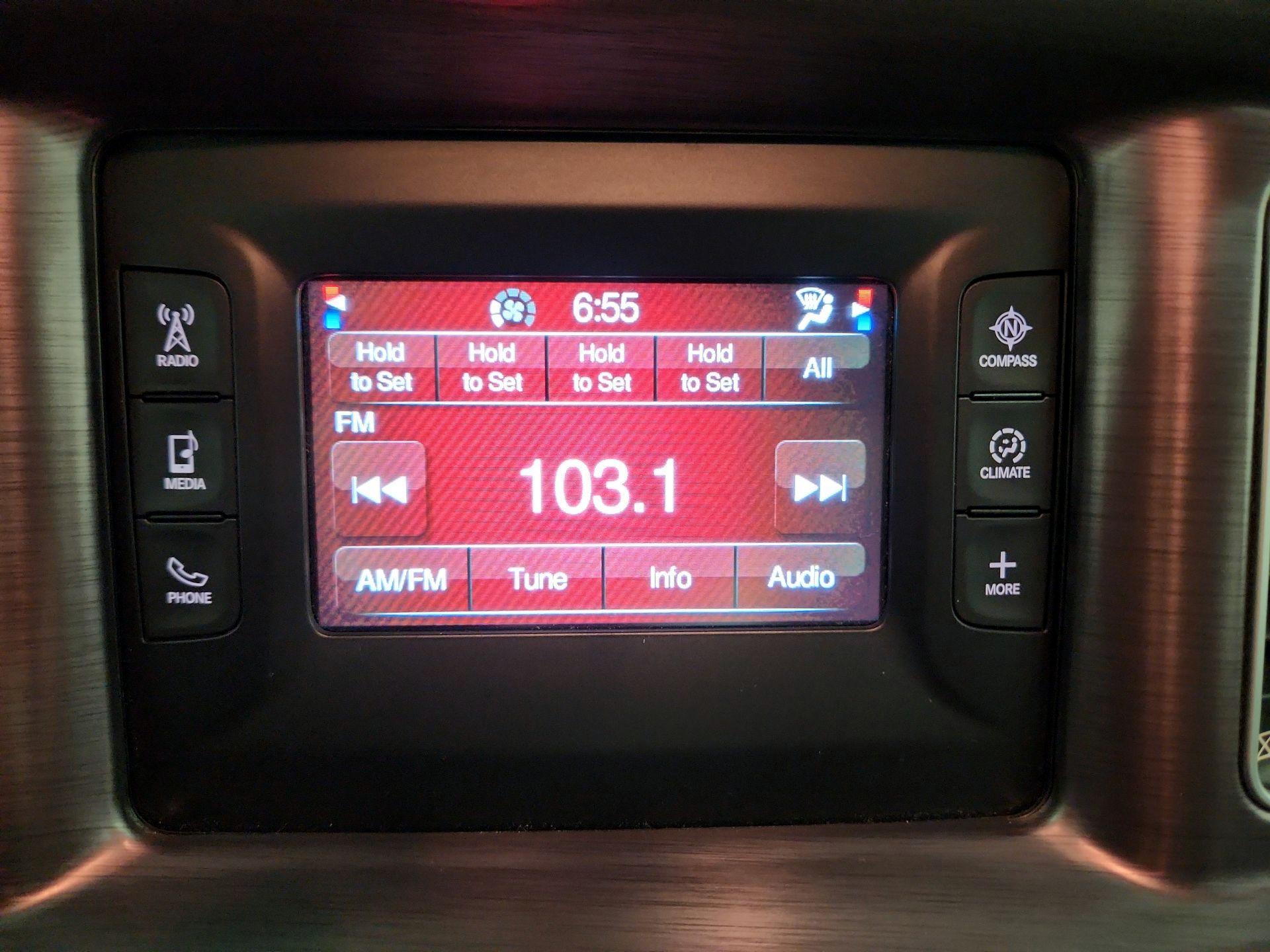 Thumbnail: 2015 Dodge Charger - 14