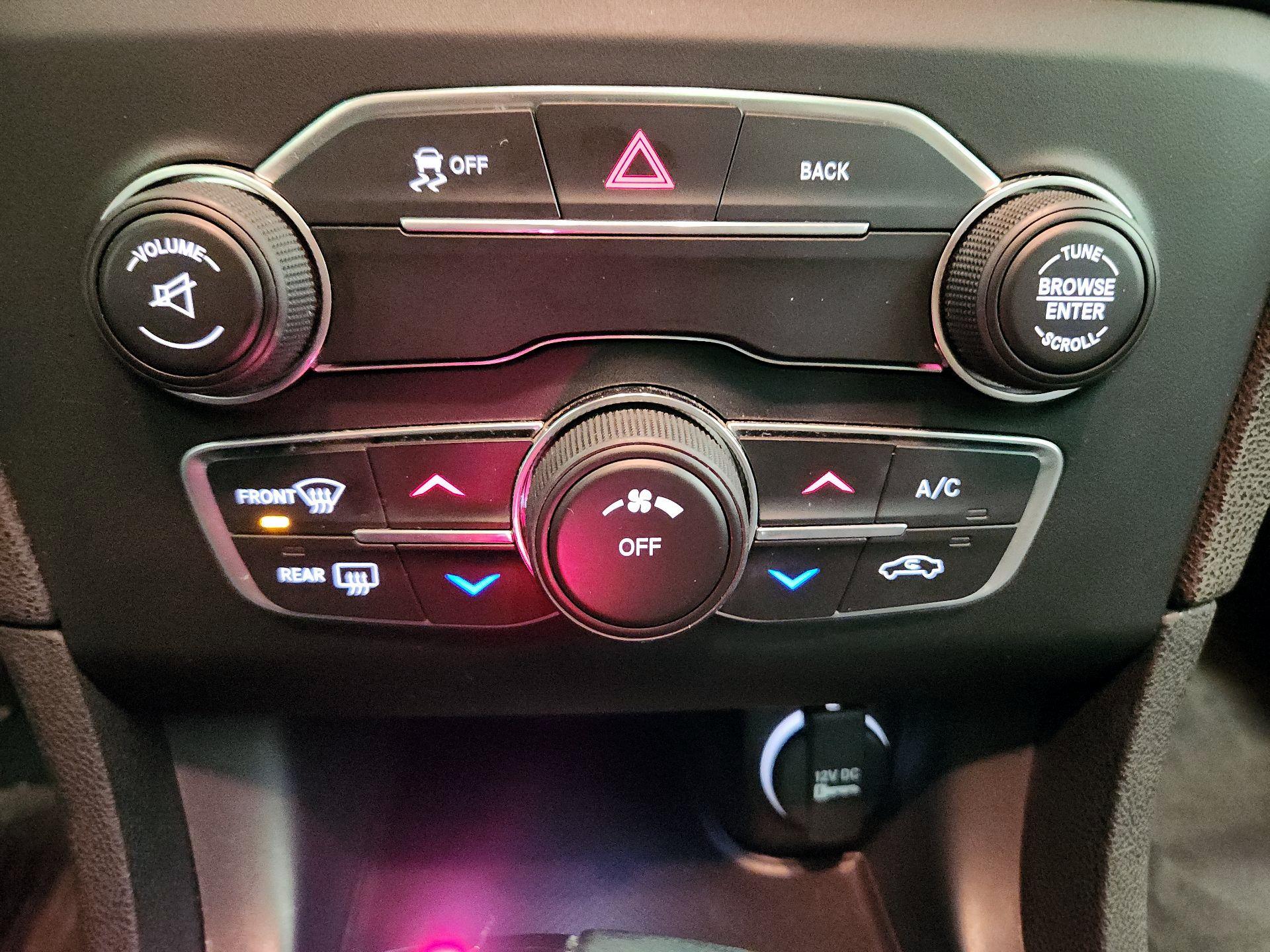 Thumbnail: 2015 Dodge Charger - 15