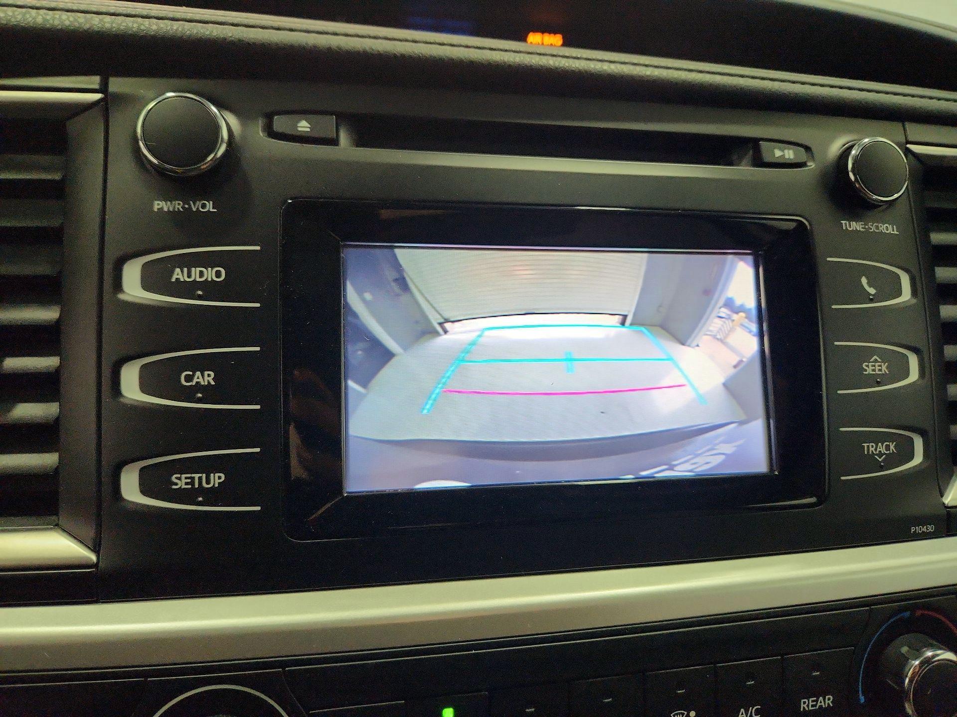 Thumbnail: 2015 Toyota Highlander - 14