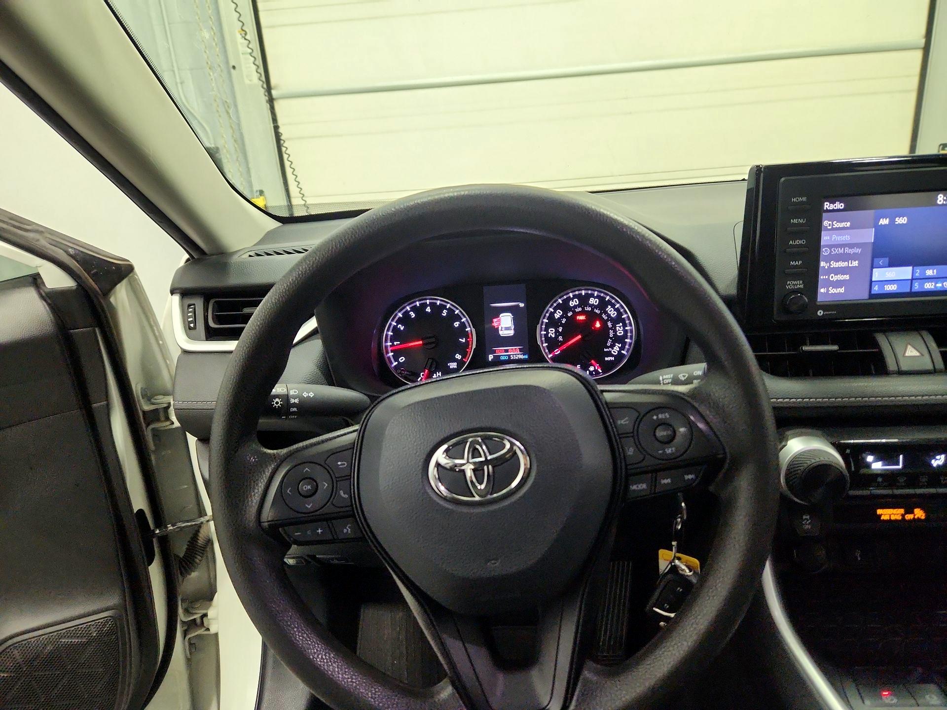 Thumbnail: 2022 Toyota RAV4 - 10