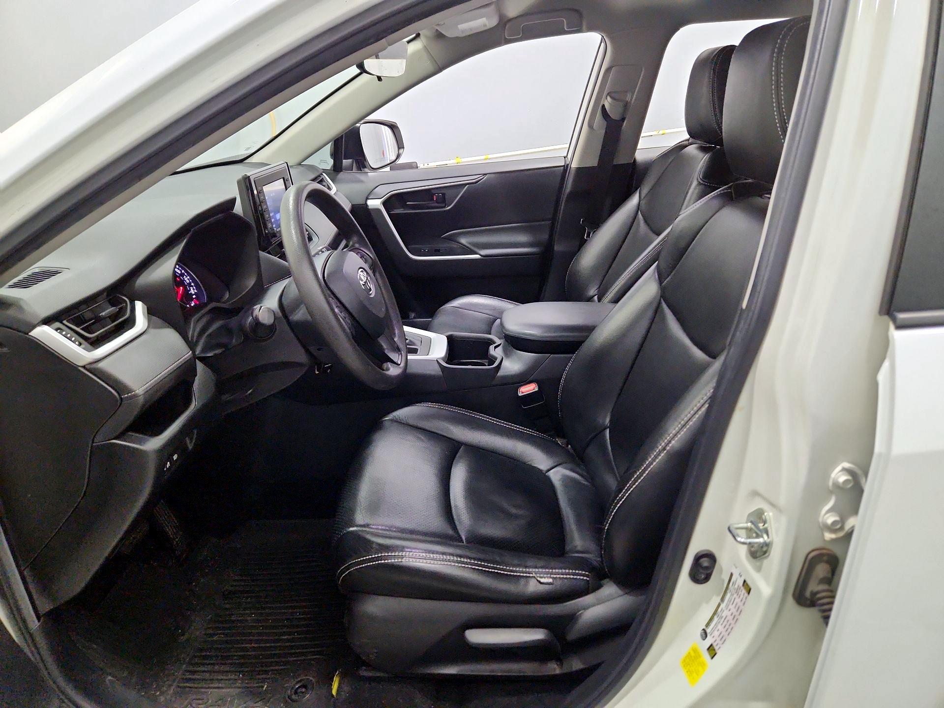 Thumbnail: 2022 Toyota RAV4 - 11