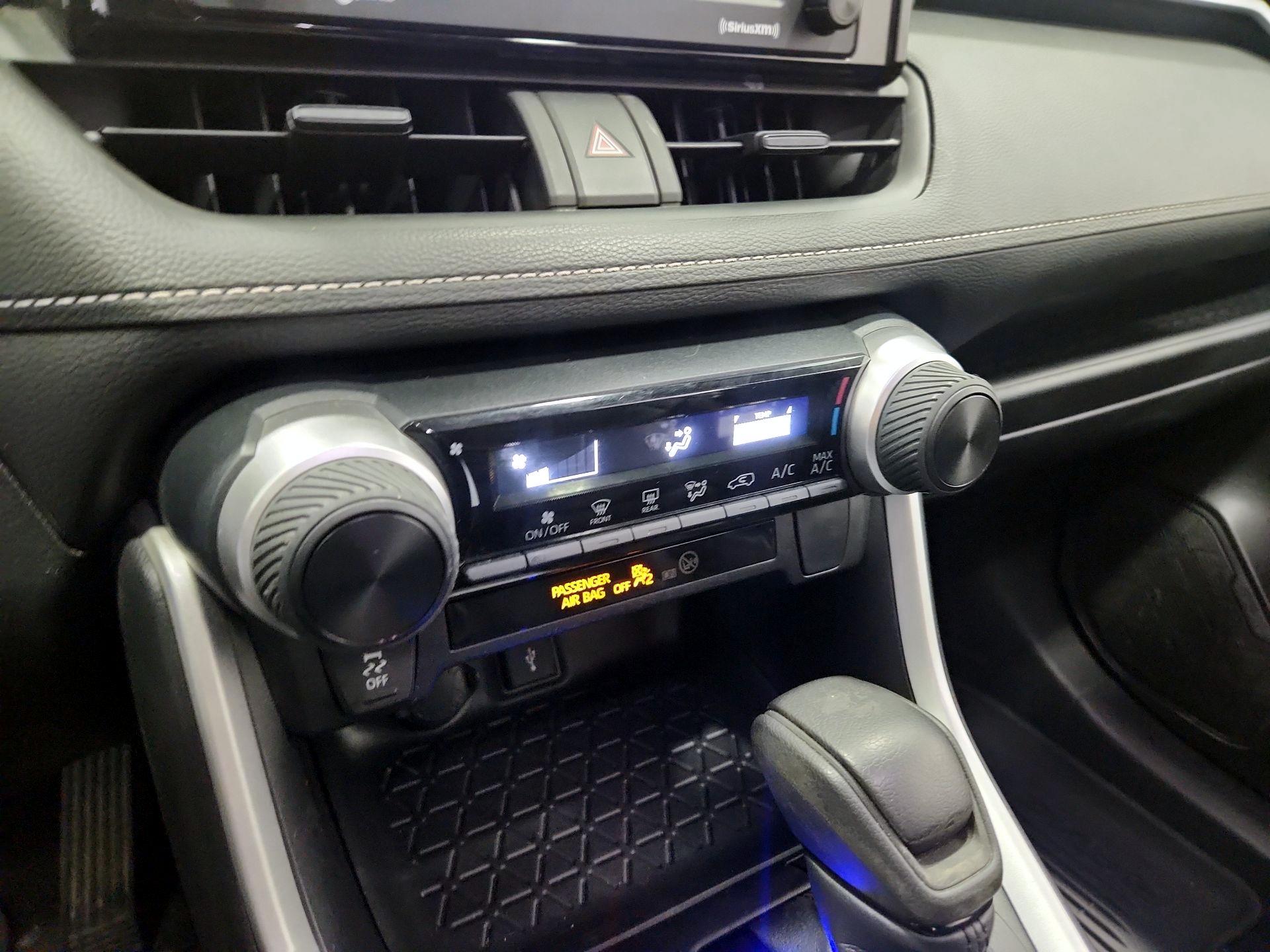 Thumbnail: 2022 Toyota RAV4 - 16