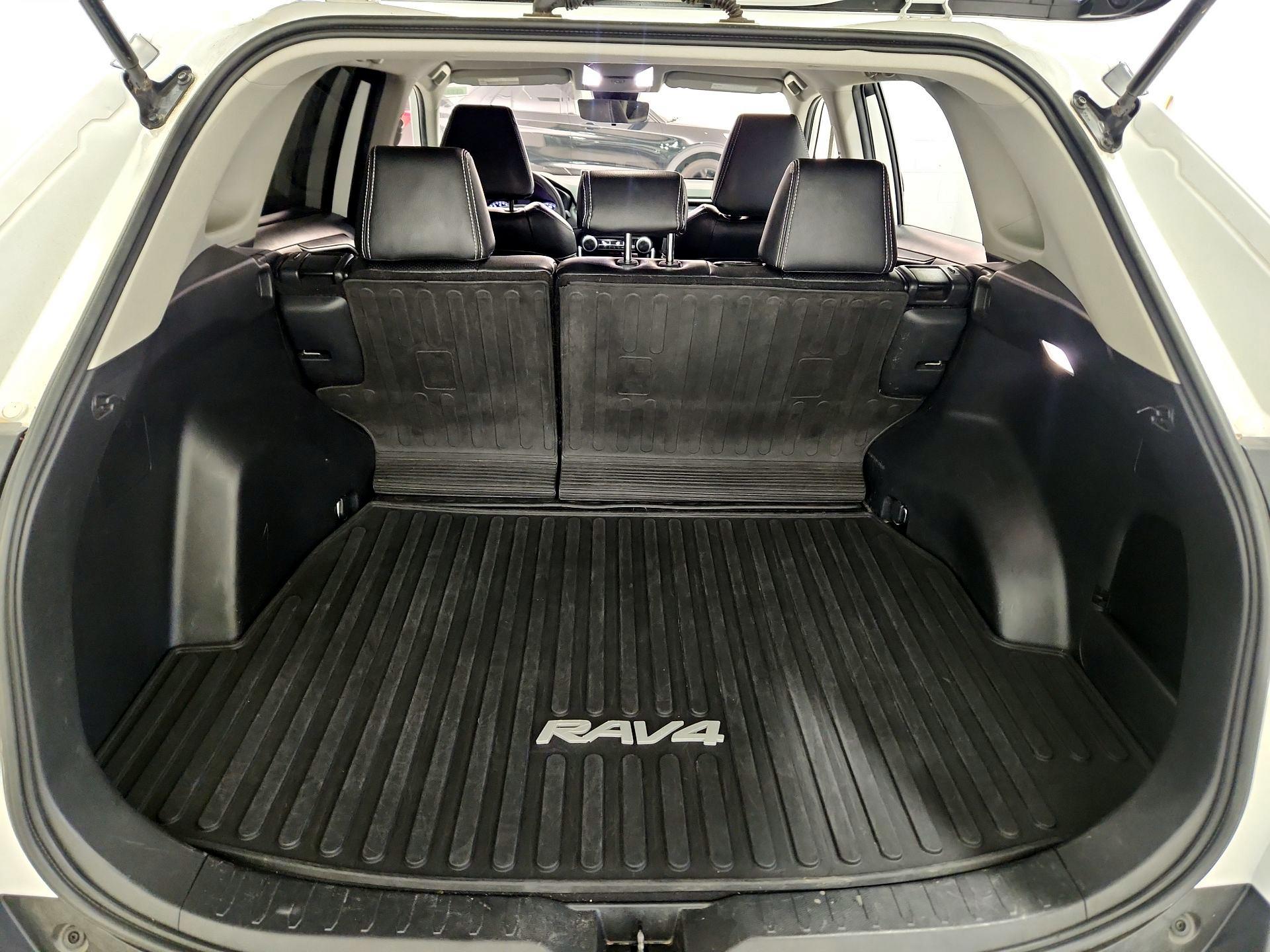 Thumbnail: 2022 Toyota RAV4 - 20