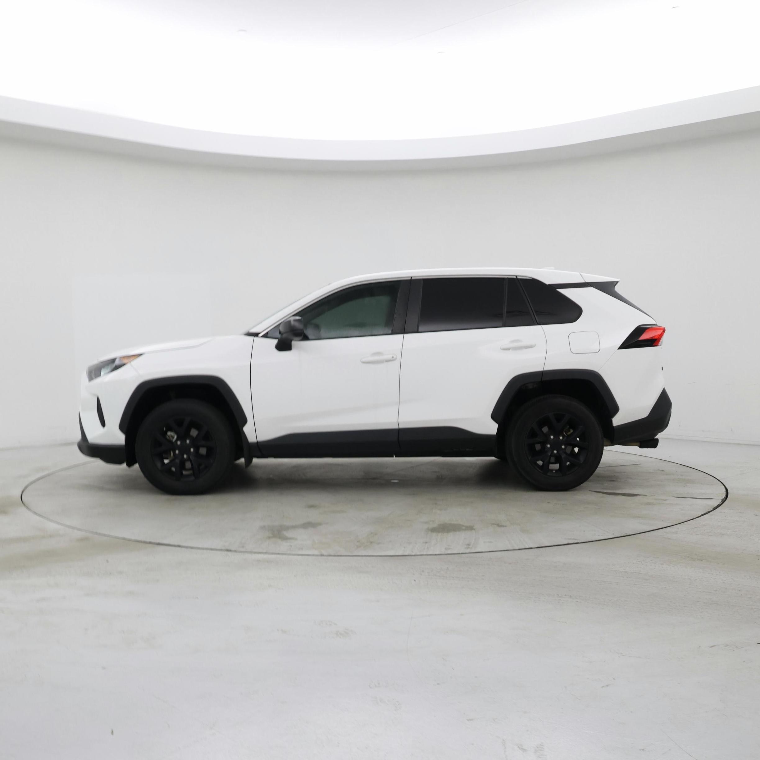 Thumbnail: 2022 Toyota RAV4 - 3
