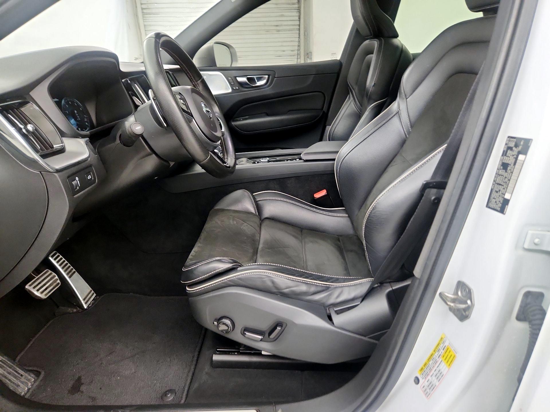 Thumbnail: 2019 Volvo XC60 - 9