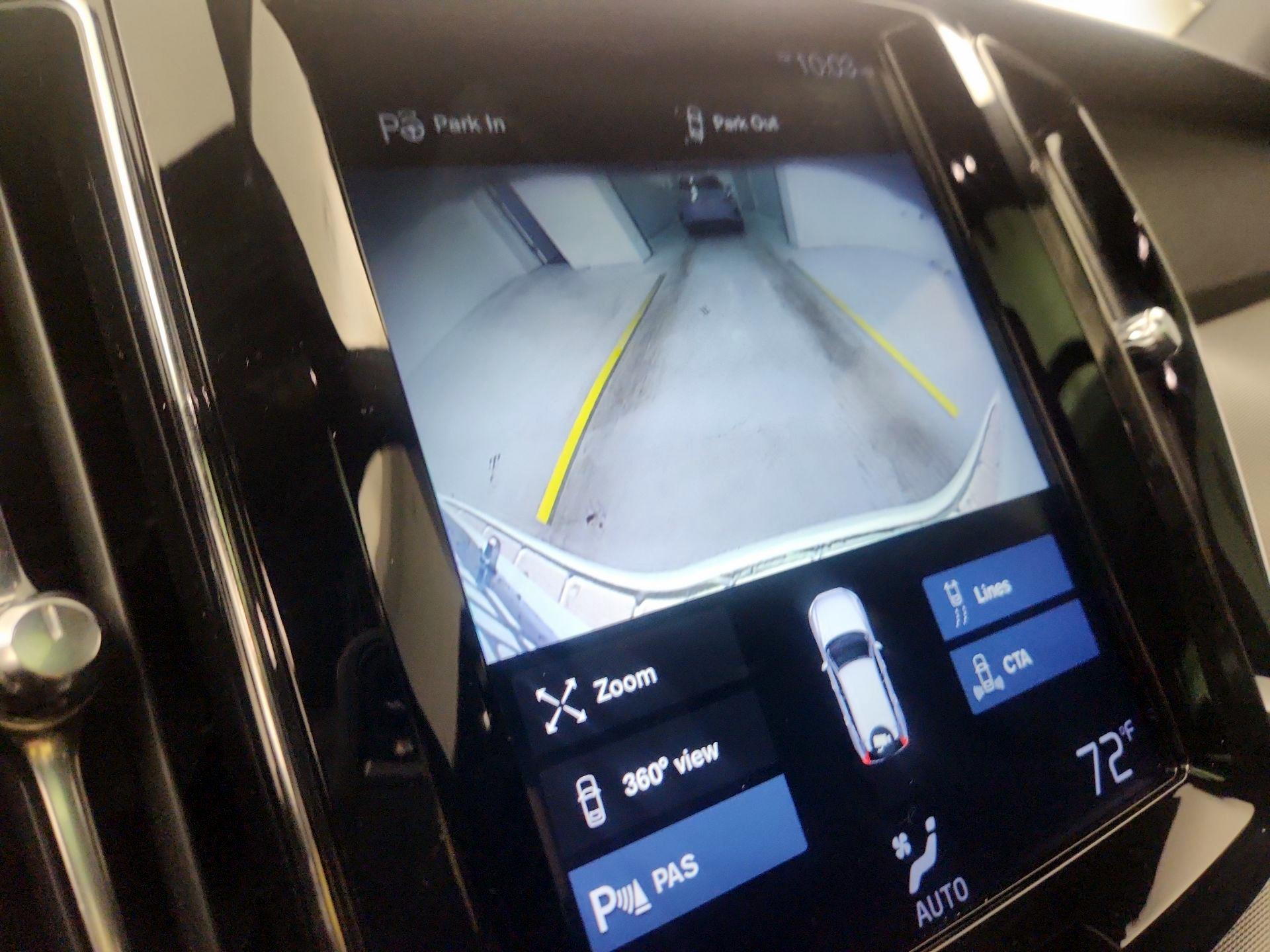 Thumbnail: 2019 Volvo XC60 - 12