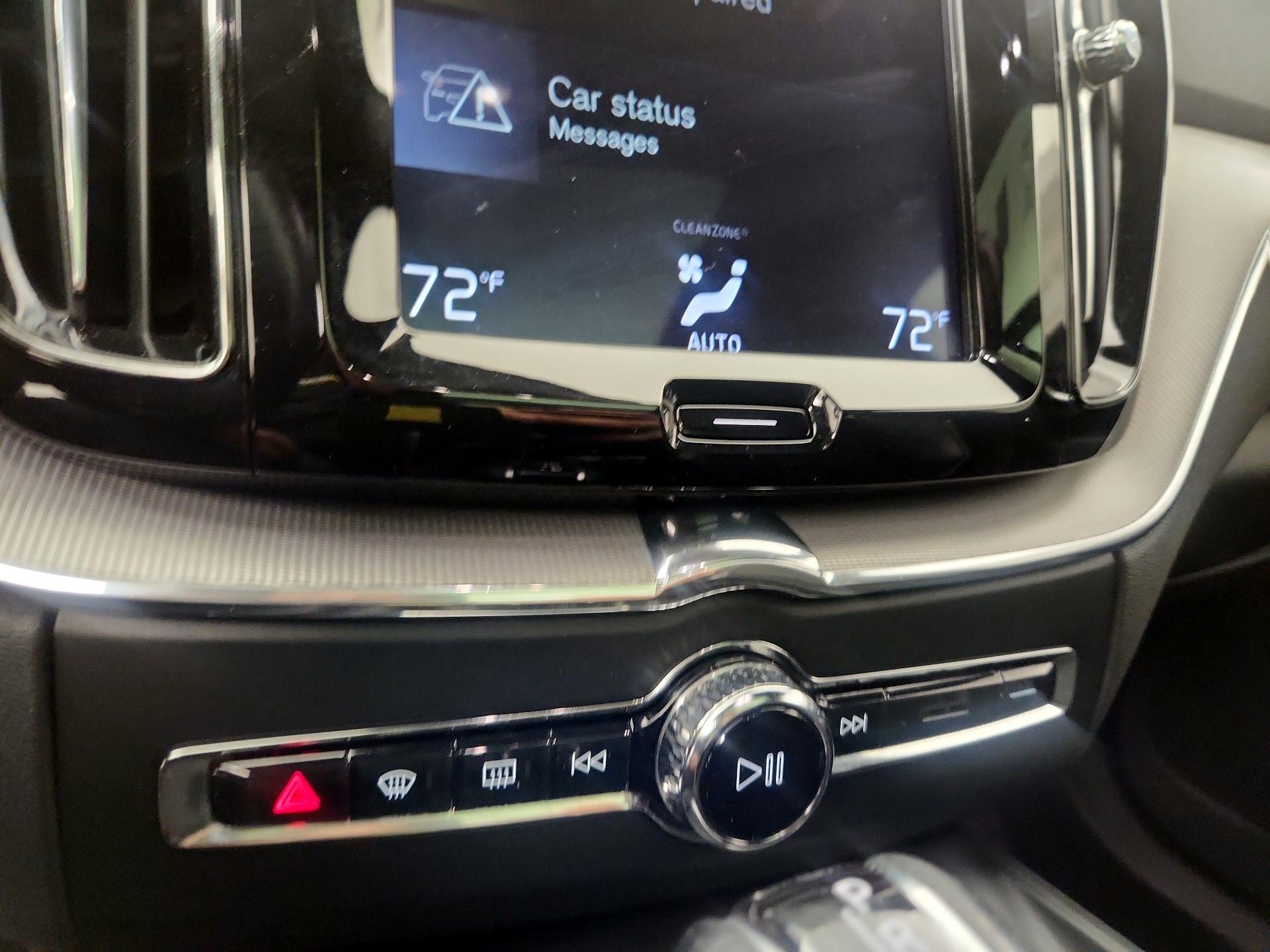 Thumbnail: 2019 Volvo XC60 - 14