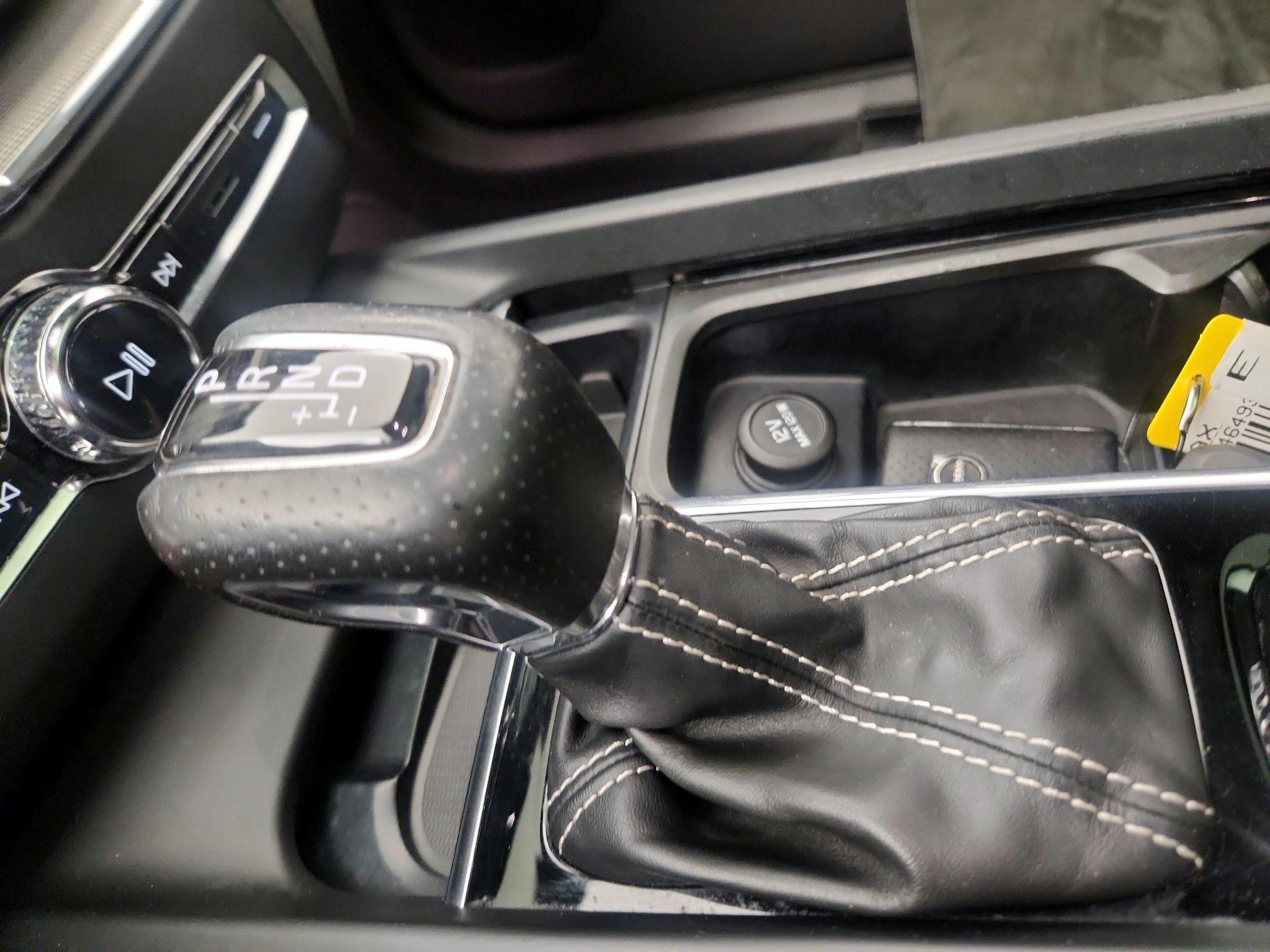 Thumbnail: 2019 Volvo XC60 - 15