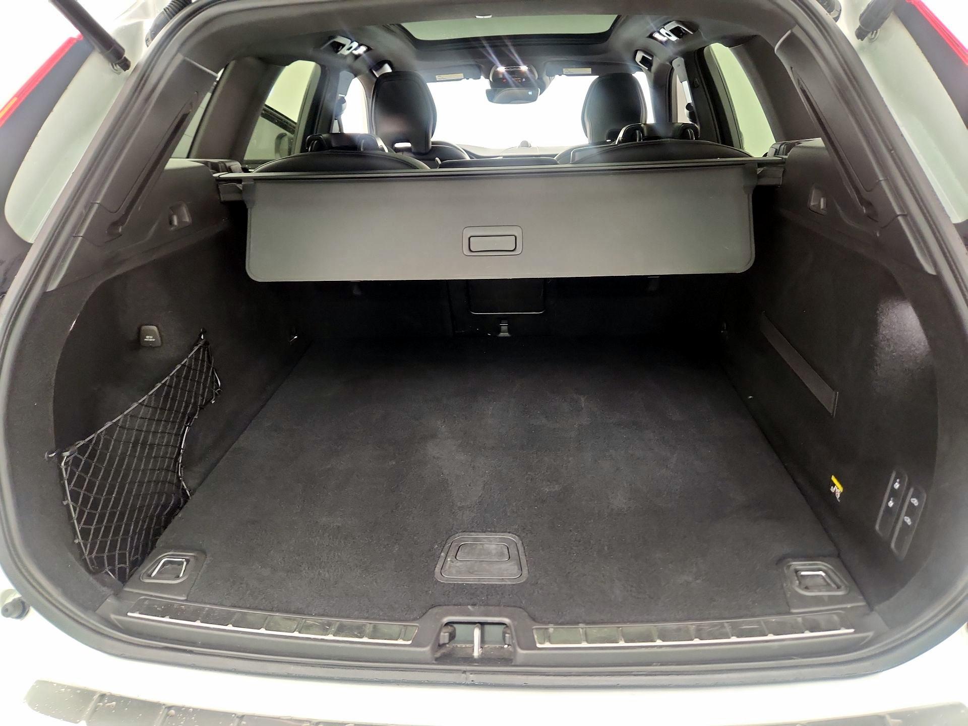 Thumbnail: 2019 Volvo XC60 - 18