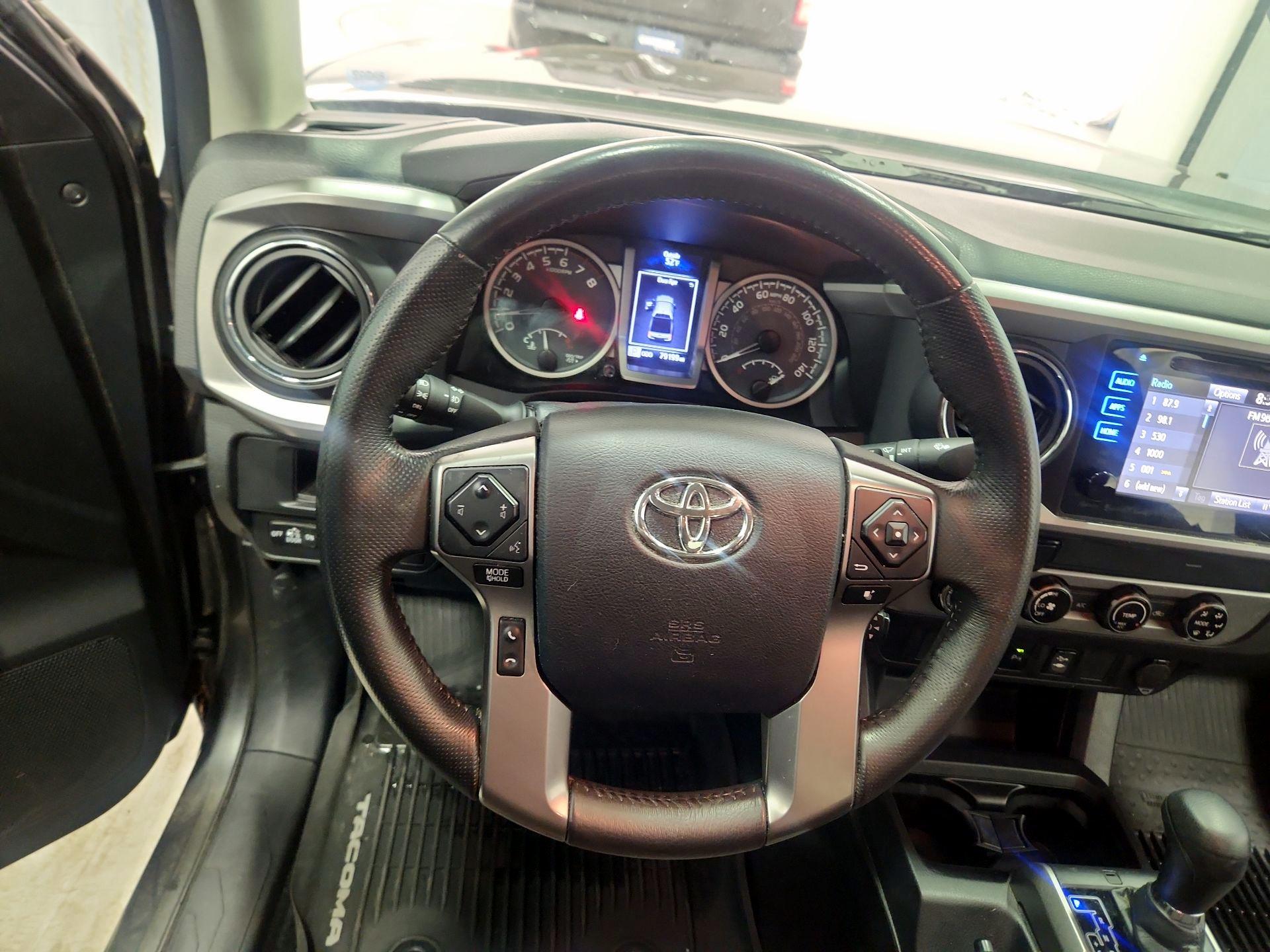 Thumbnail: 2017 Toyota Tacoma - 10