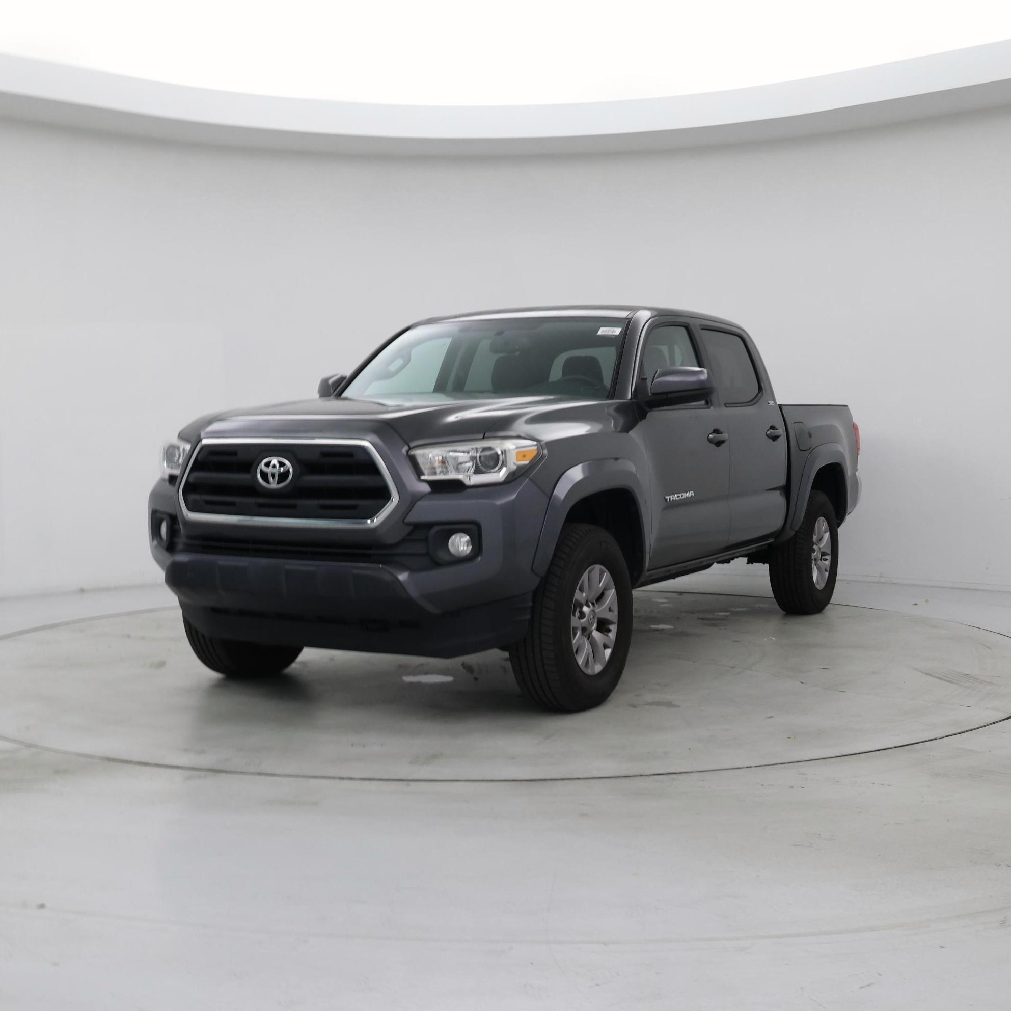 Thumbnail: 2017 Toyota Tacoma - 4