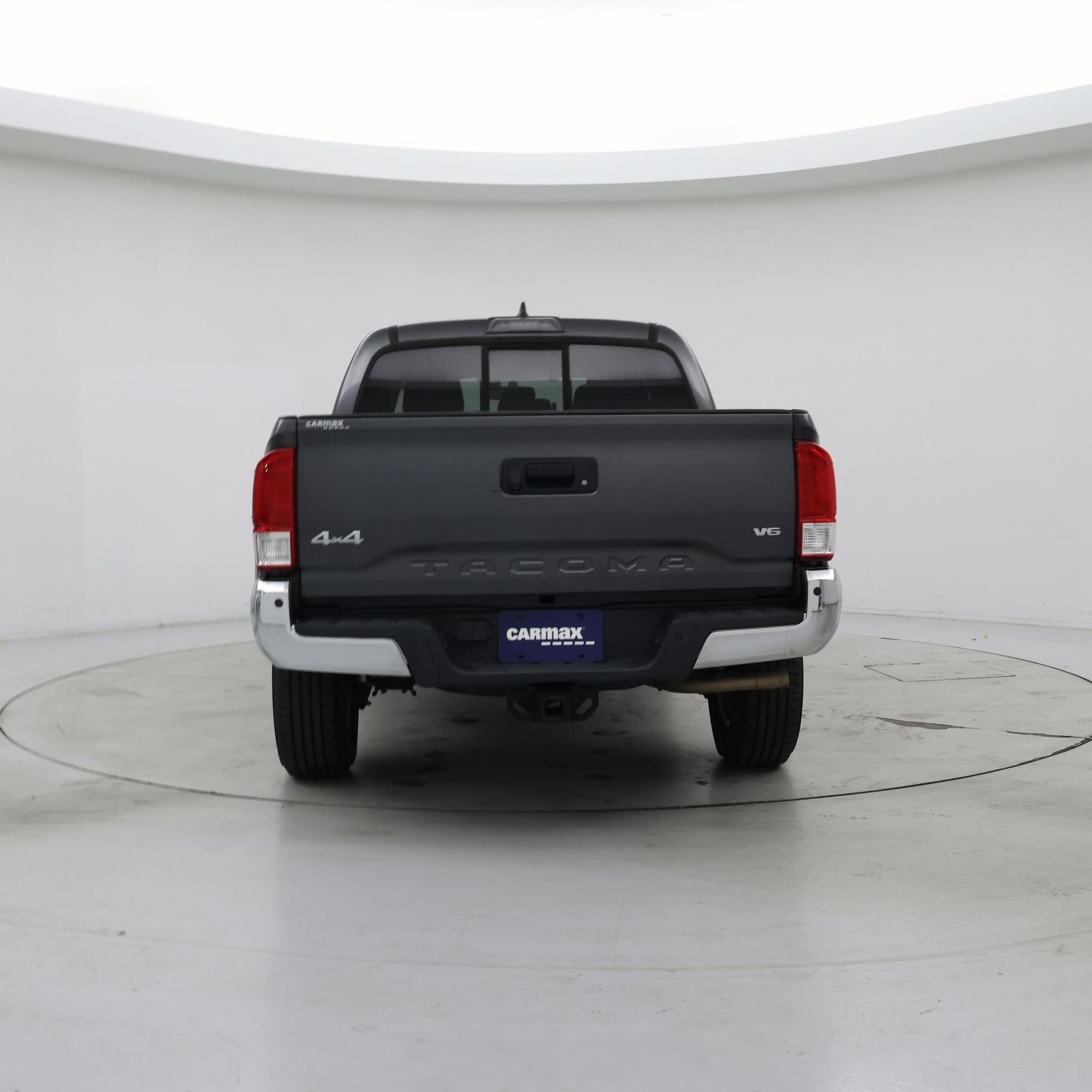 Thumbnail: 2017 Toyota Tacoma - 6