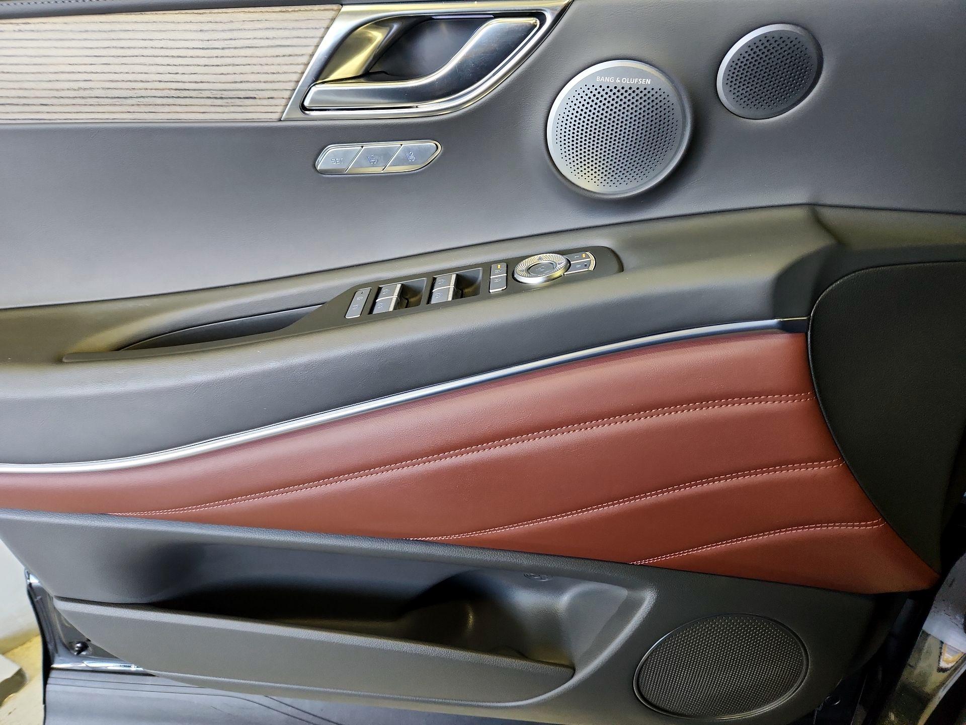 Thumbnail: 2025 Genesis GV80 - 12