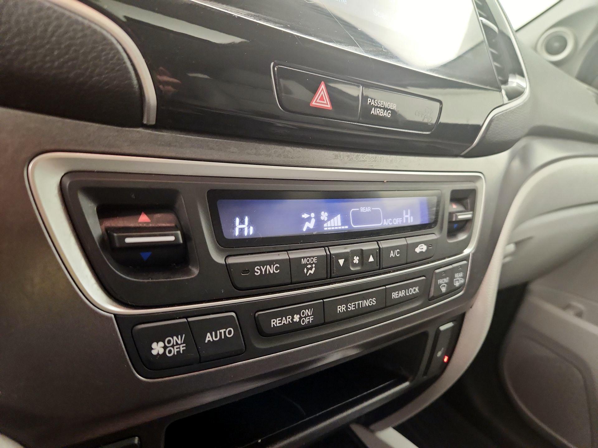 Thumbnail: 2020 Honda Pilot - 16