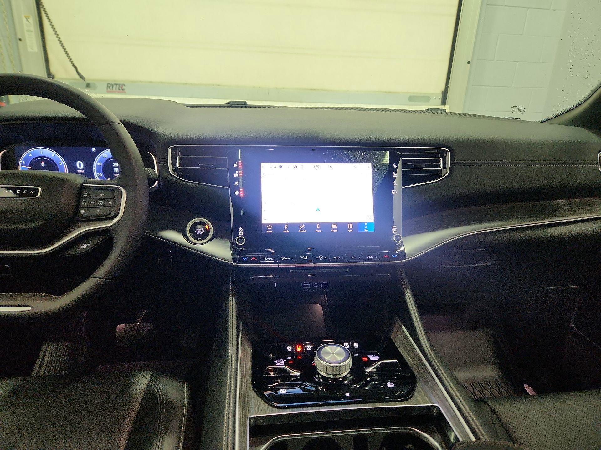 Thumbnail: 2024 Jeep Wagoneer - 9